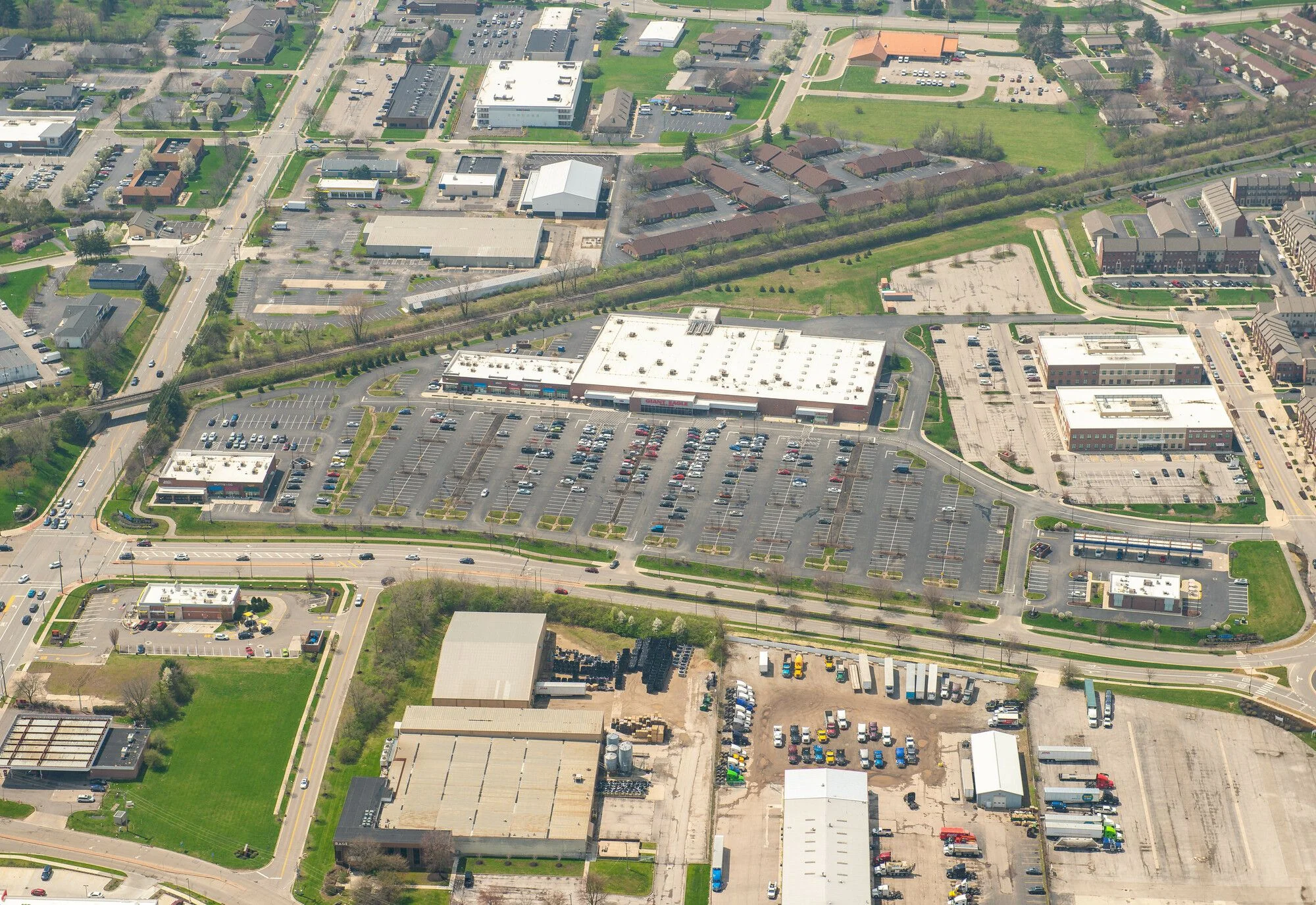 Gateway At Hilliard — Lease in Hilliard, OH, photo 2 of 3