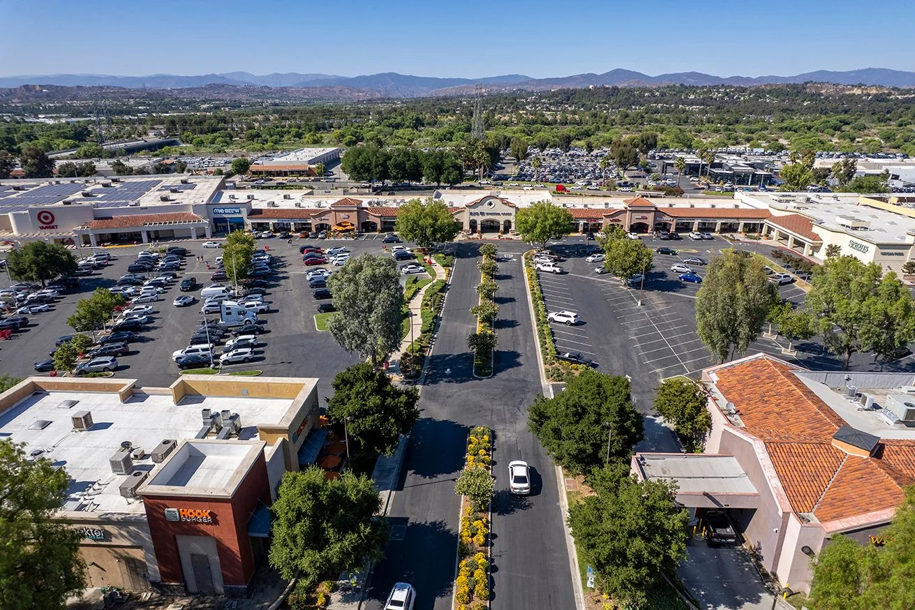 River Oaks Shopping Center — Lease in Santa Clarita, CA, photo 1 of 2