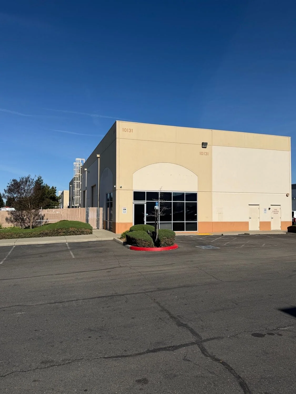 10131 Iron Rock Way — Lease in Elk Grove, CA, photo 1 of 1