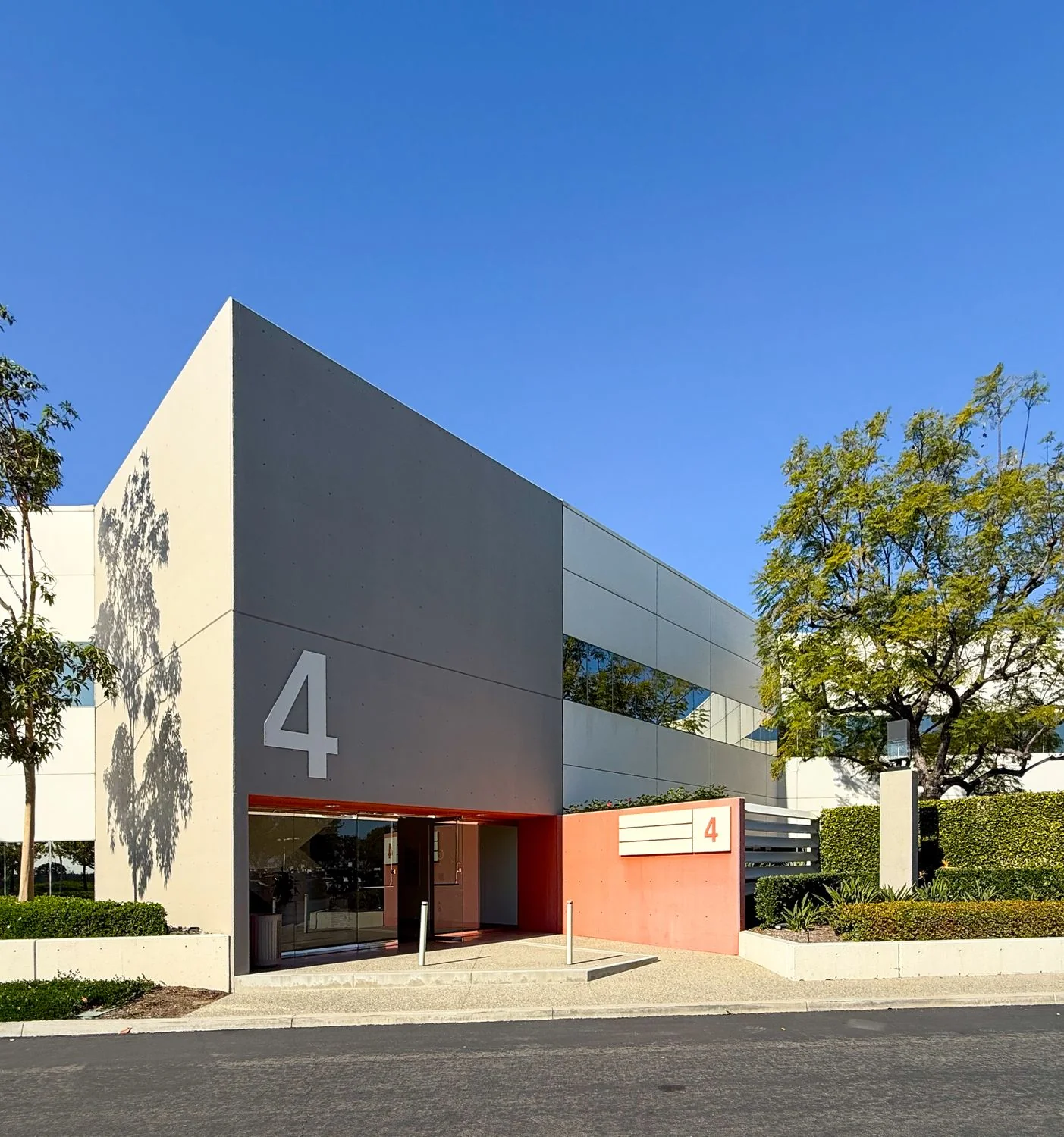 Venture Park - 4 Executive Circle, Suite 120 — Lease in Irvine, CA, photo 1 of 4