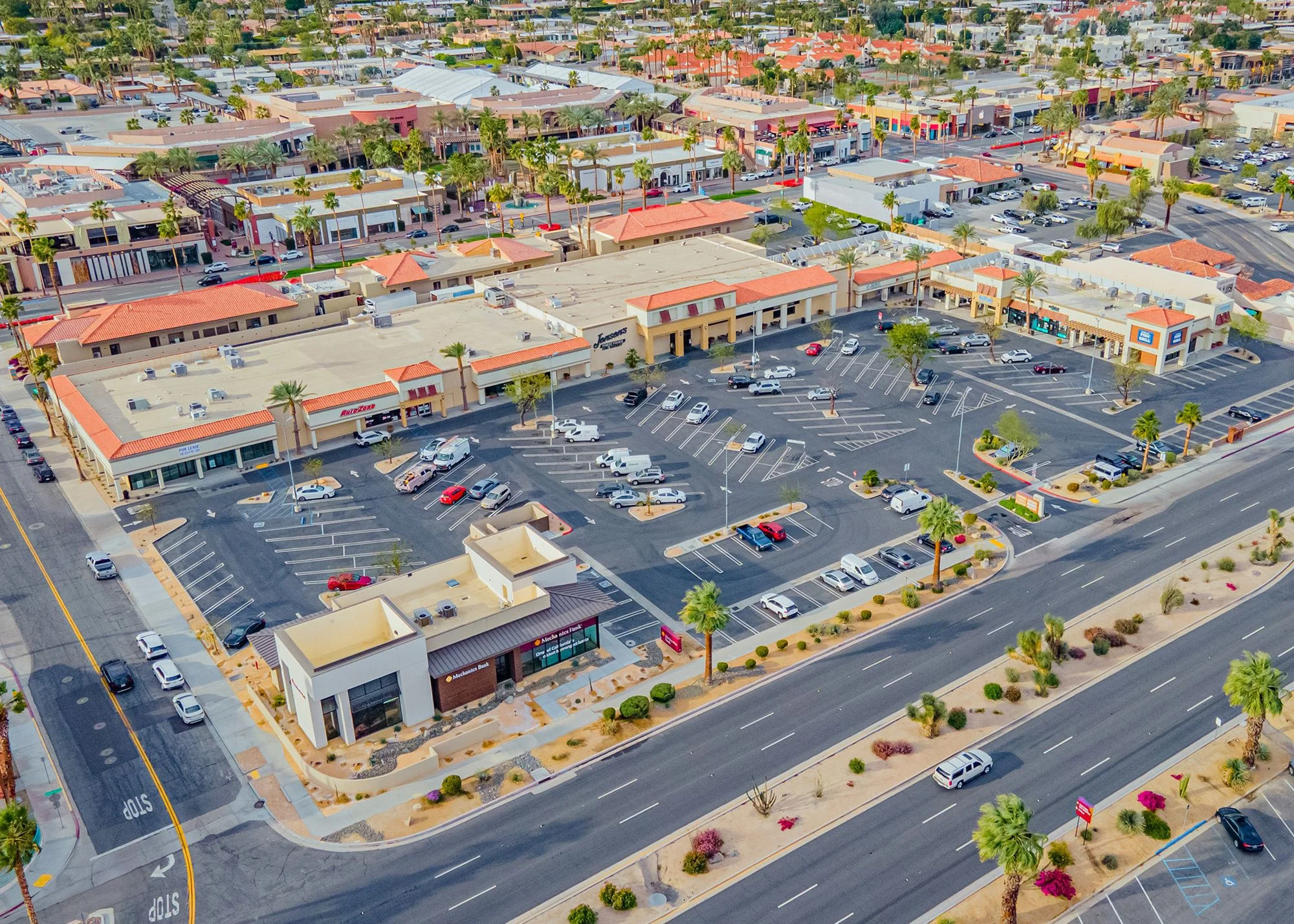 Jensen's Shopping Center — Lease in Palm Desert, CA, photo 1 of 8