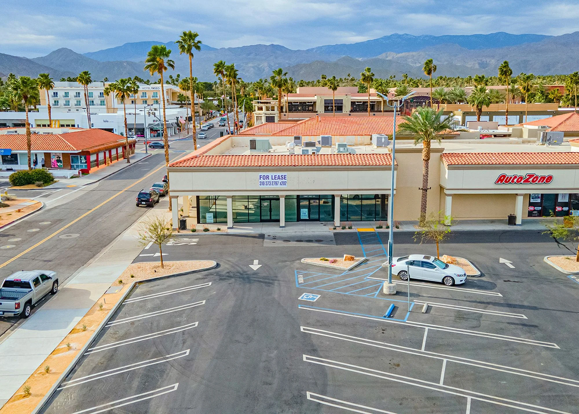 Jensen's Shopping Center — Lease in Palm Desert, CA, photo 2 of 8