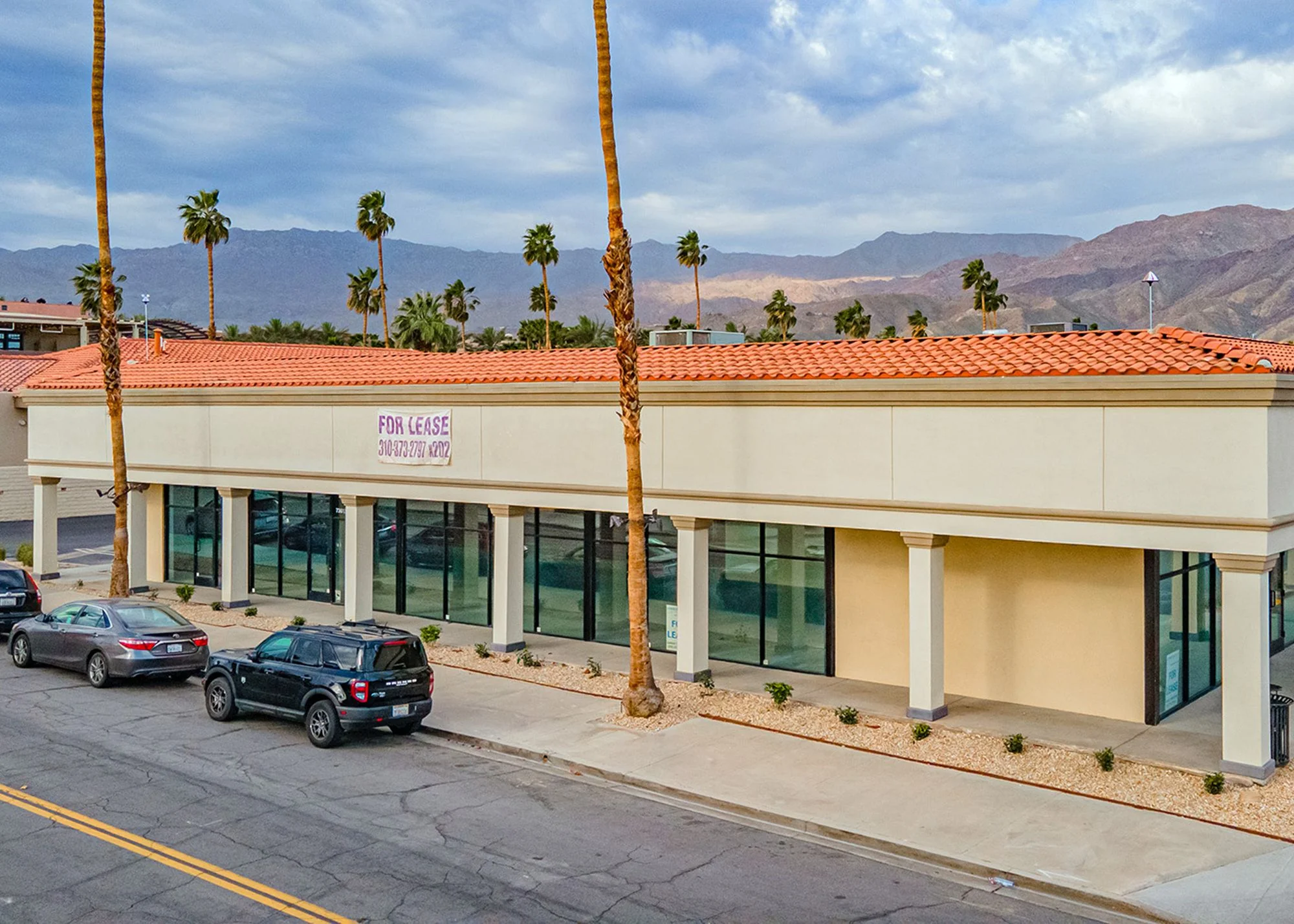 Jensen's Shopping Center — Lease in Palm Desert, CA, photo 3 of 8