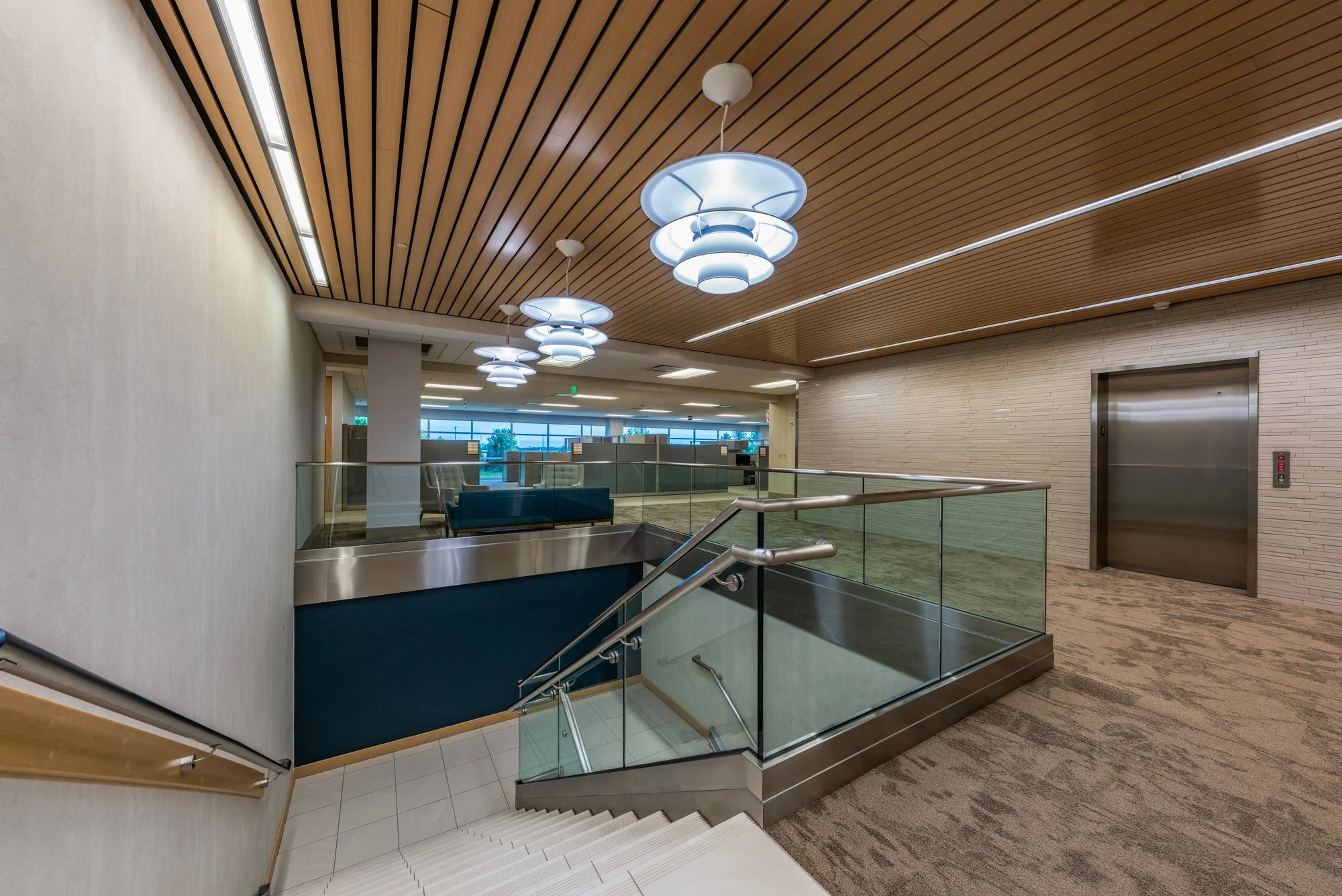 Office / Flex / R&D Available for Lease or Sale — Lease in Oak Creek, WI, photo 4 of 7