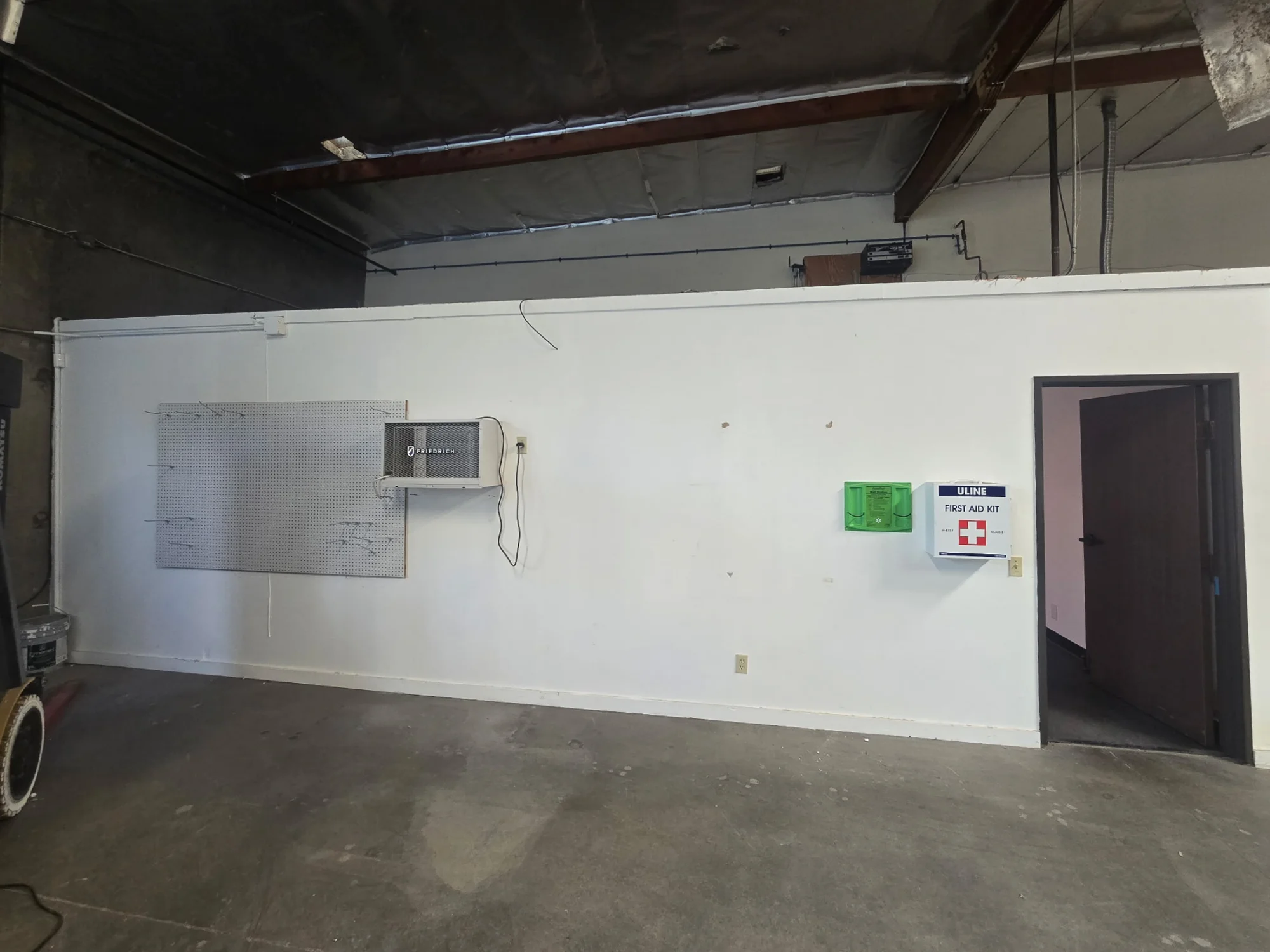 24418 S Main St, Suite 412 Sublease — Lease in Carson, CA, photo 6 of 8