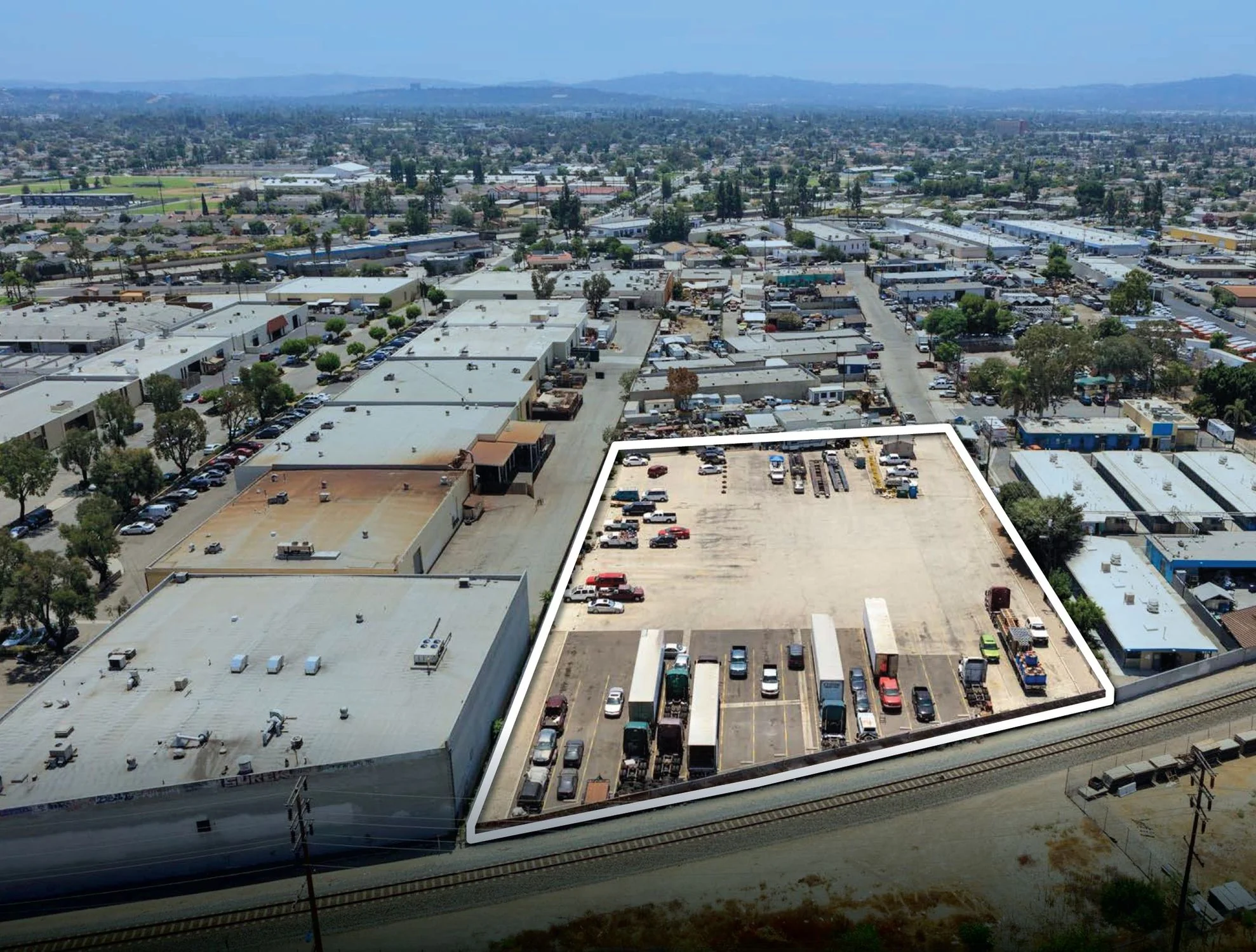 Elton Yard — Lease in Baldwin Park, CA, photo 1 of 3