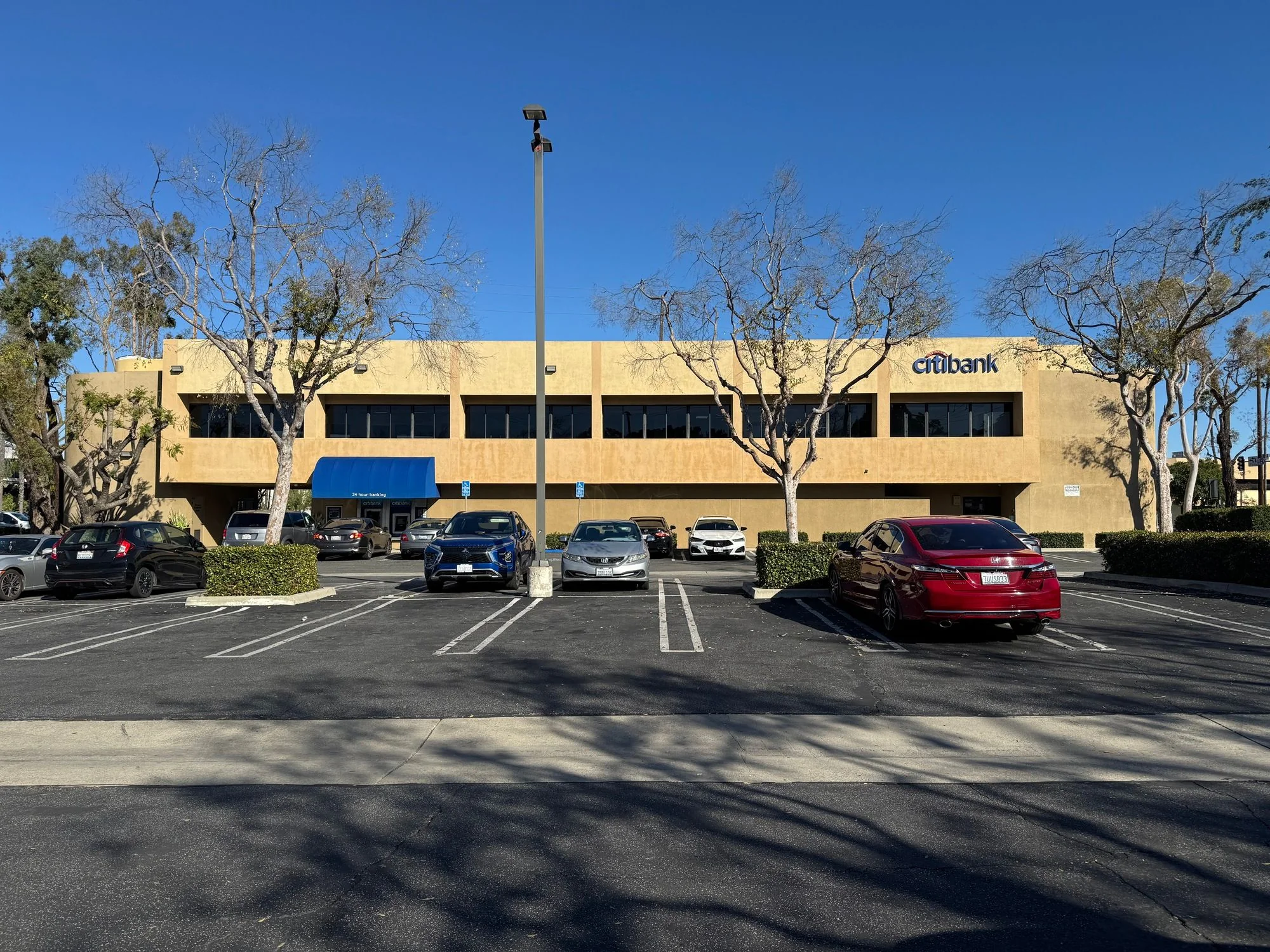 2700 S. Pacific Coast Hwy. — Lease in Torrance, CA, photo 4 of 8
