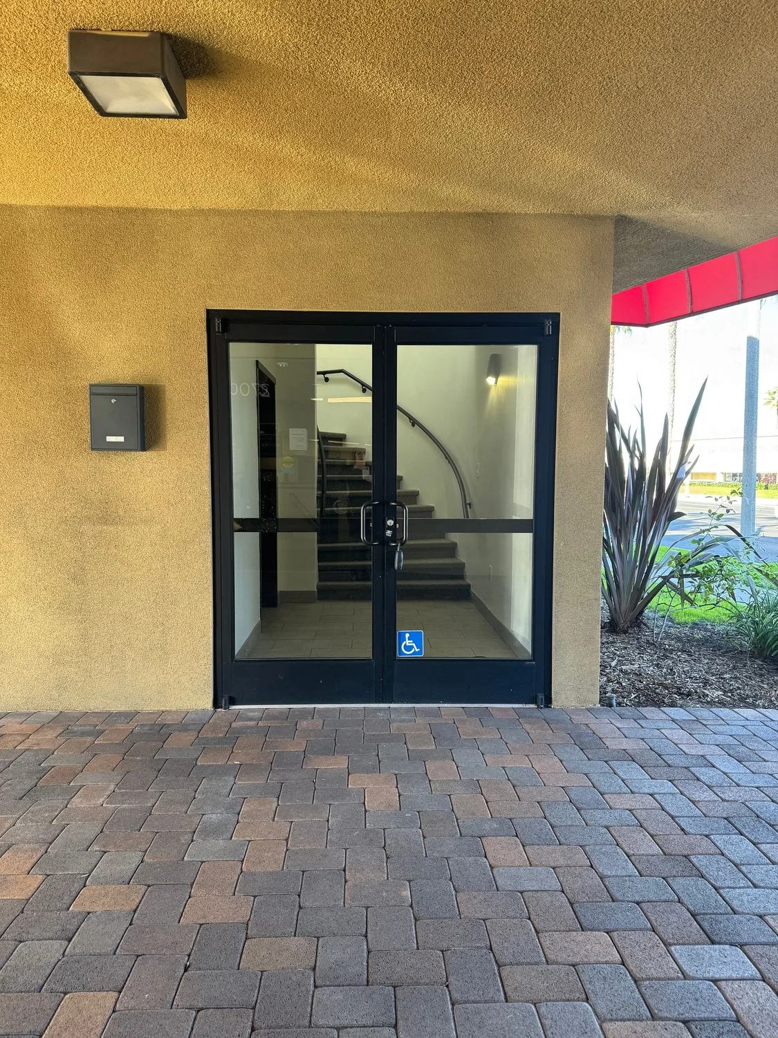 2700 S. Pacific Coast Hwy. — Lease in Torrance, CA, photo 6 of 8