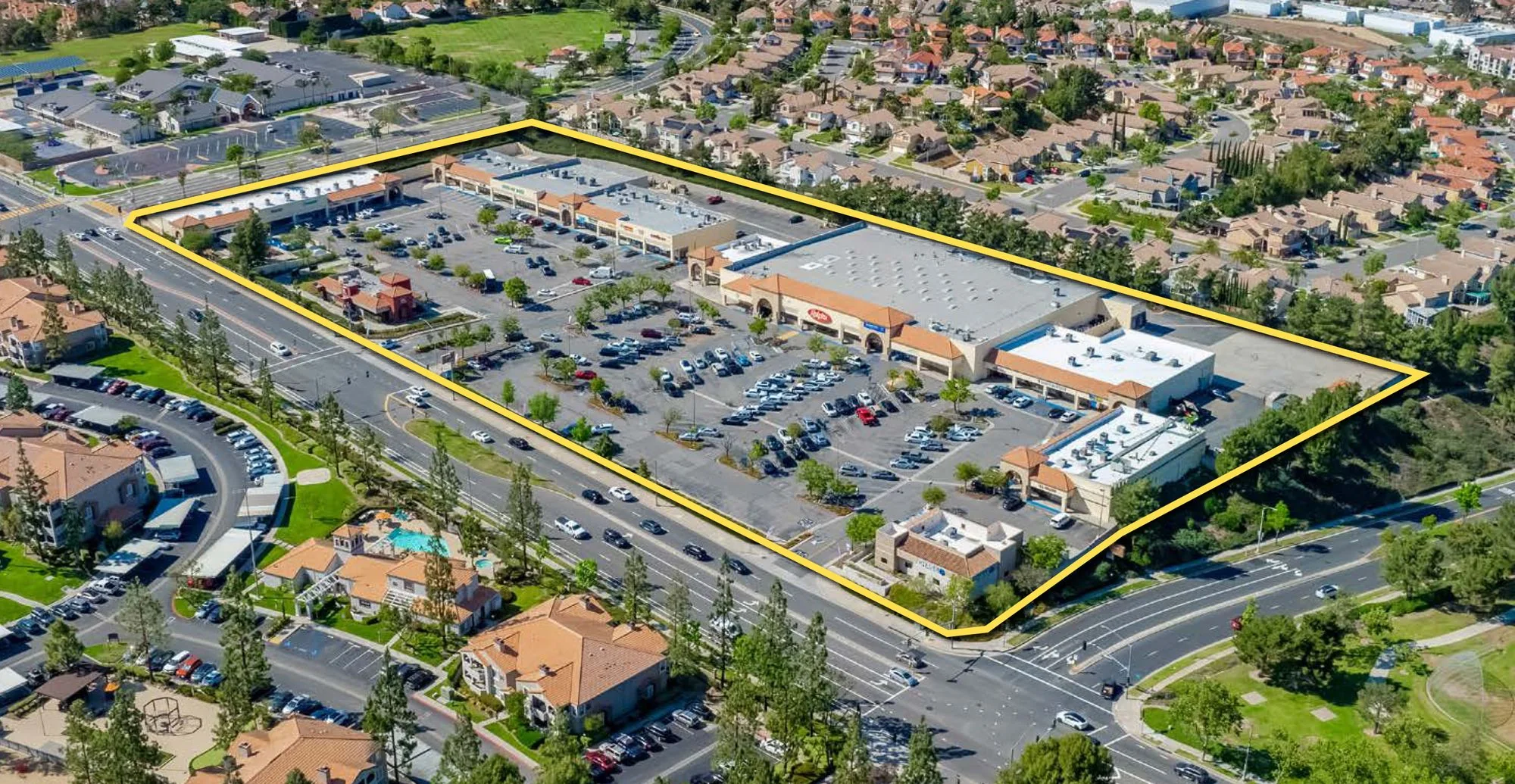 Sierra Del Oro — Lease in Corona, CA, photo 1 of 2