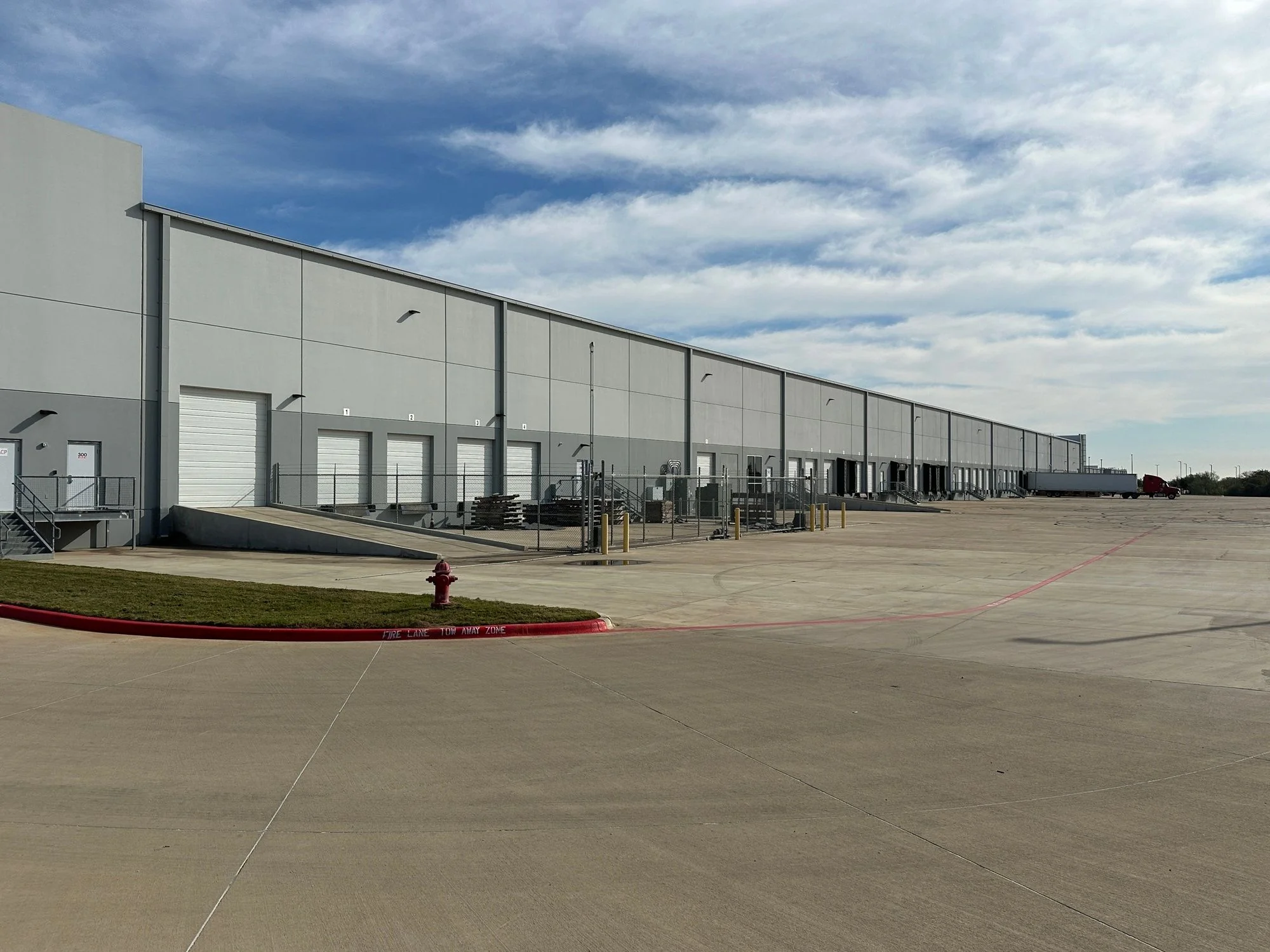 8001 Industry Way, Bldg 5 — Lease in Austin, TX, photo 2 of 8