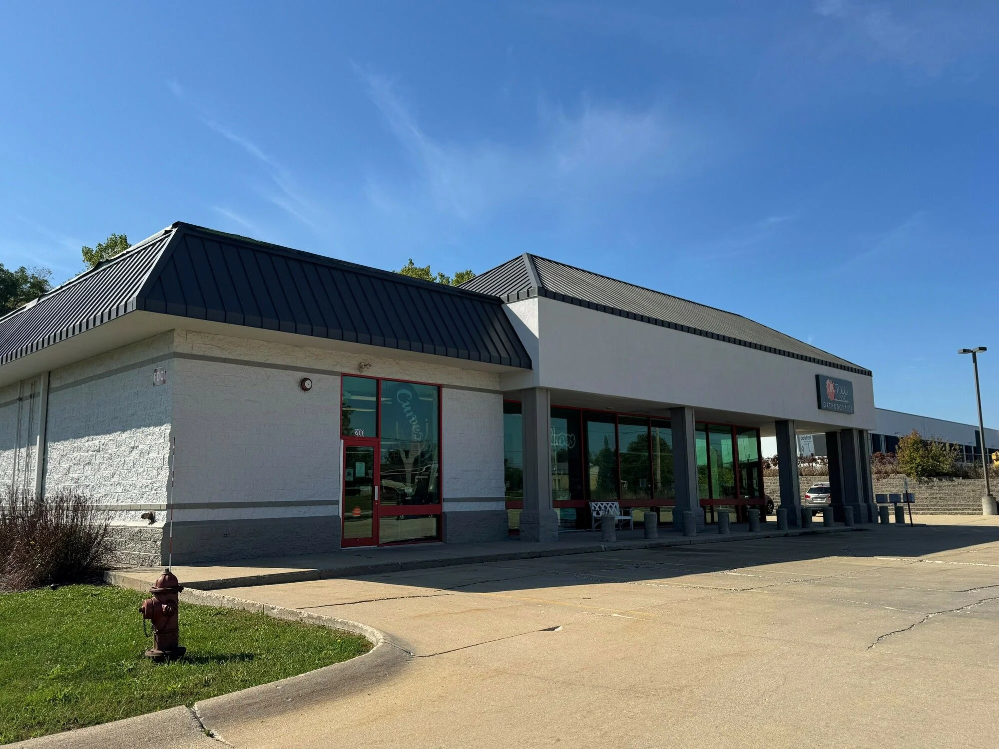 2031 E Rawson Ave — Lease in Oak Creek, WI, photo 1 of 7