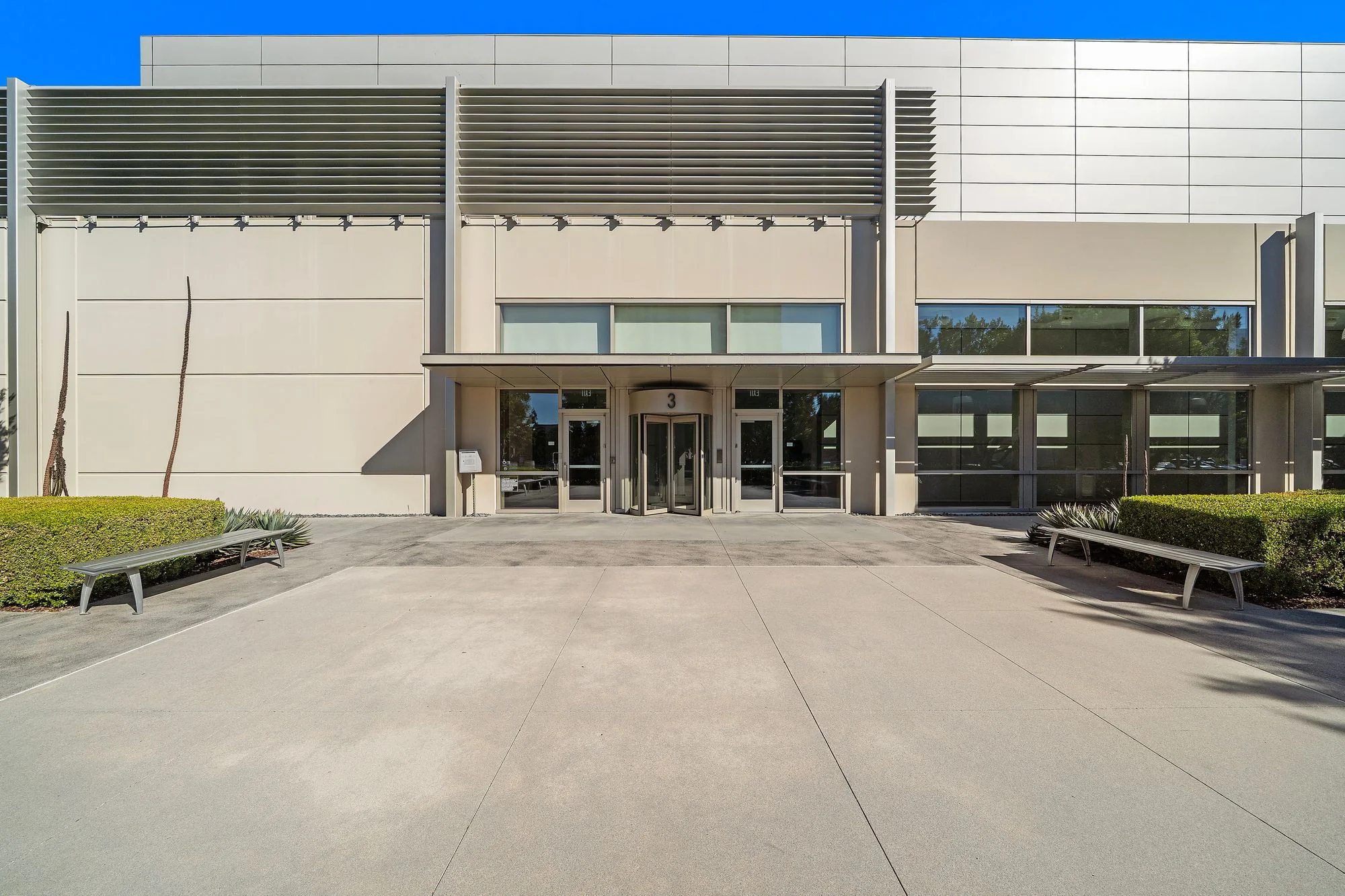 3 Glen Bell Way — Lease in Irvine, CA, photo 2 of 8