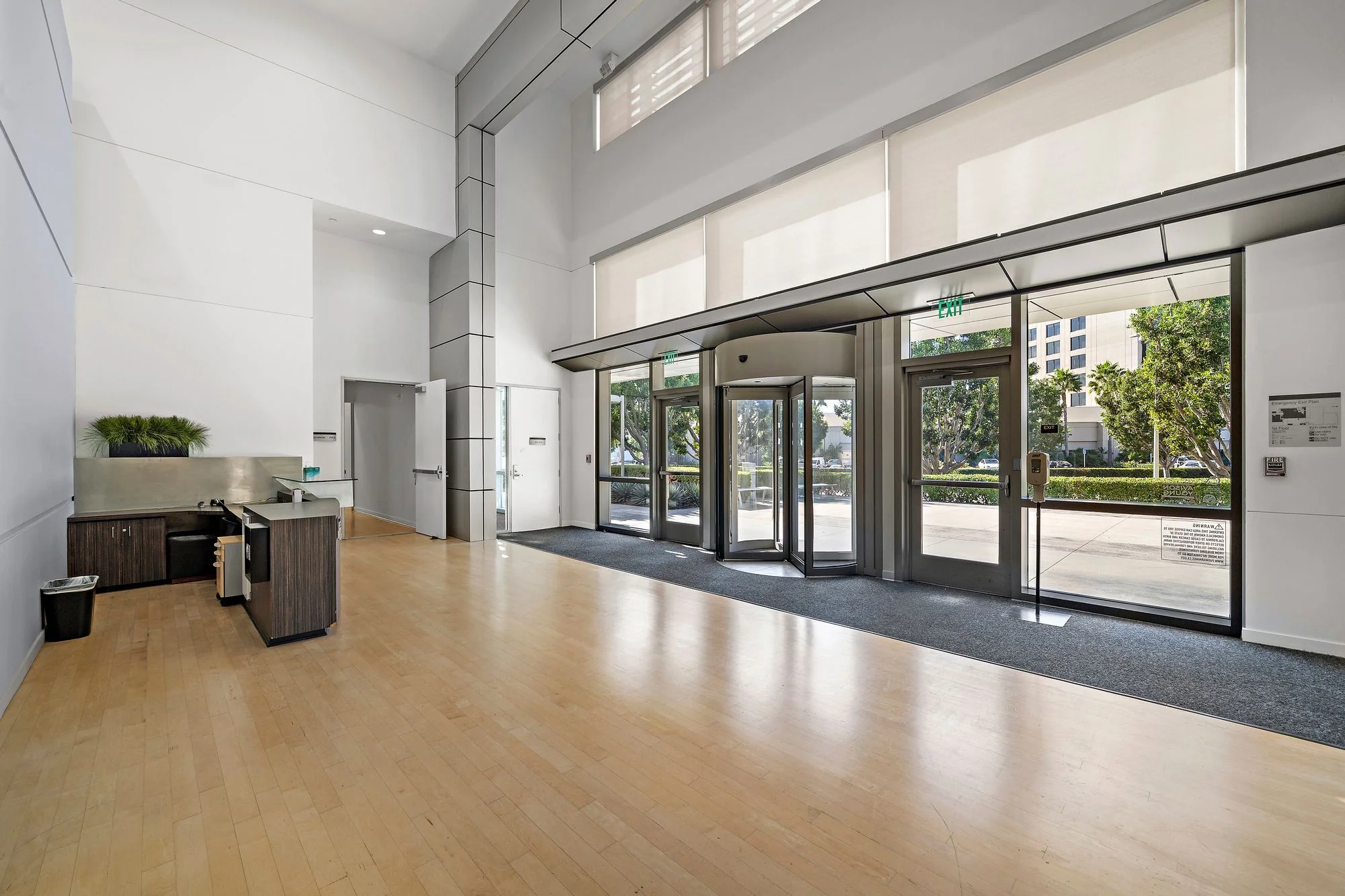 3 Glen Bell Way — Lease in Irvine, CA, photo 3 of 8