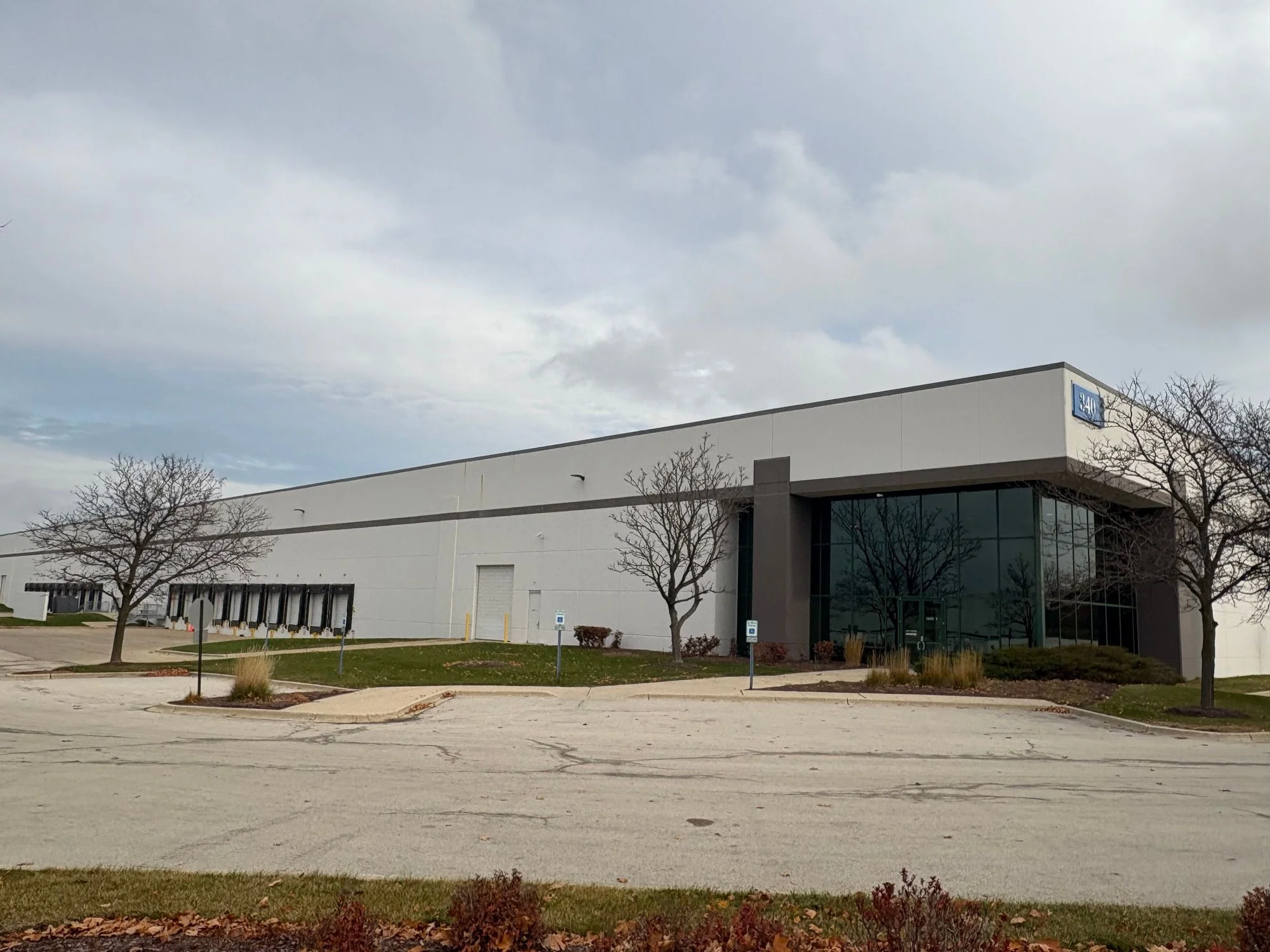 340 Crossroads Parkway — Lease in Bolingbrook, IL, photo 1 of 7