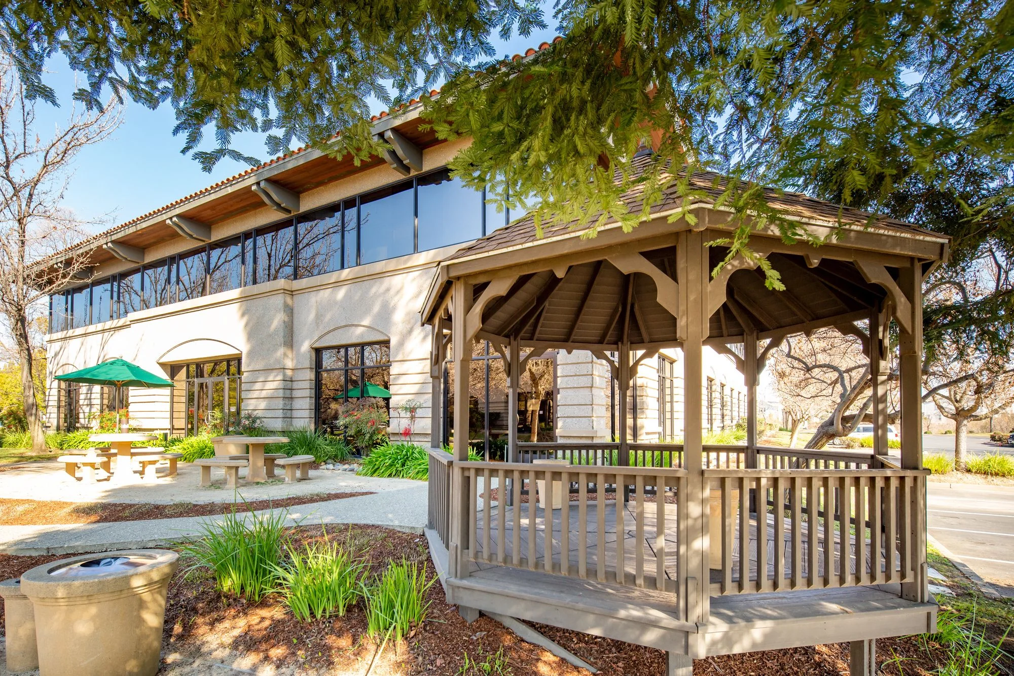 Parkshore - 295 Parkshore Drive — Lease in Folsom, CA, photo 2 of 3