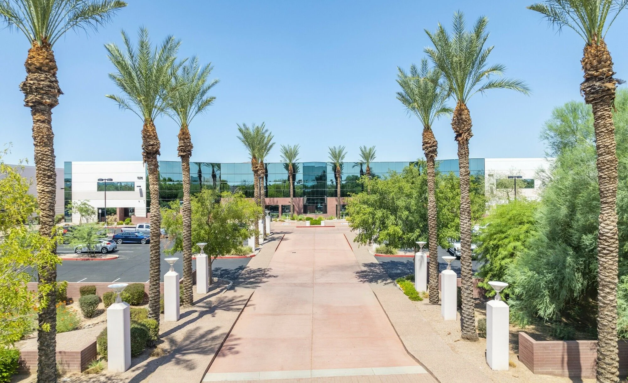 1320 W Auto Dr — Lease in Tempe, AZ, photo 2 of 4