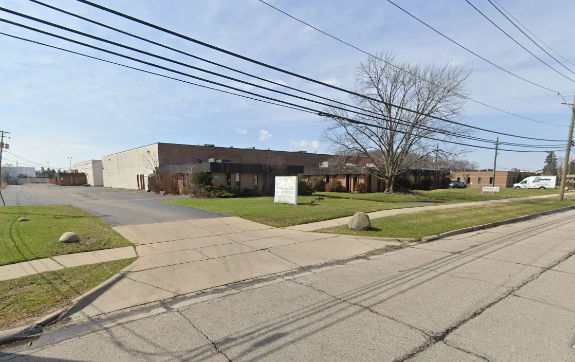 1700 E Avis Dr # 1704 — Lease in Madison Heights, MI, photo 1 of 1