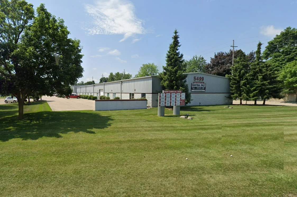 5499 Perry Drive — Lease in Waterford, MI, photo 1 of 1