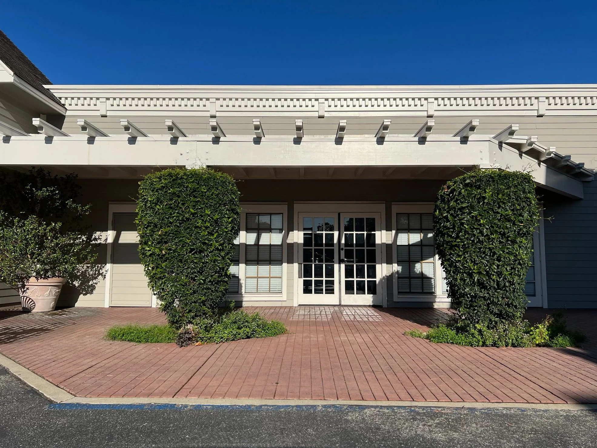 865 EL CAMINO REAL — Lease in Menlo Park, CA, photo 1 of 3