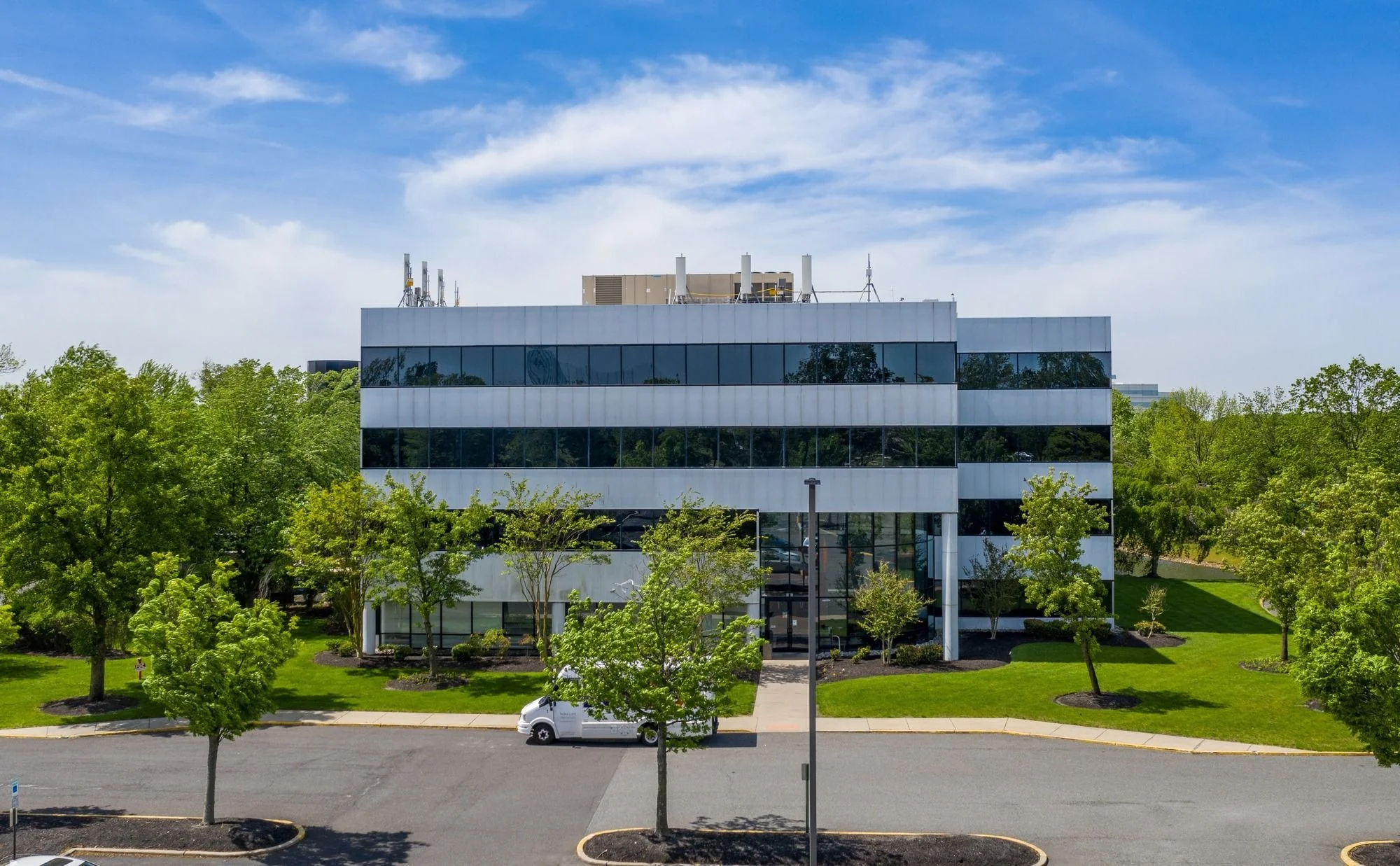Laurel Corporate Center — Lease in Mount Laurel Township, NJ, photo 1 of 6