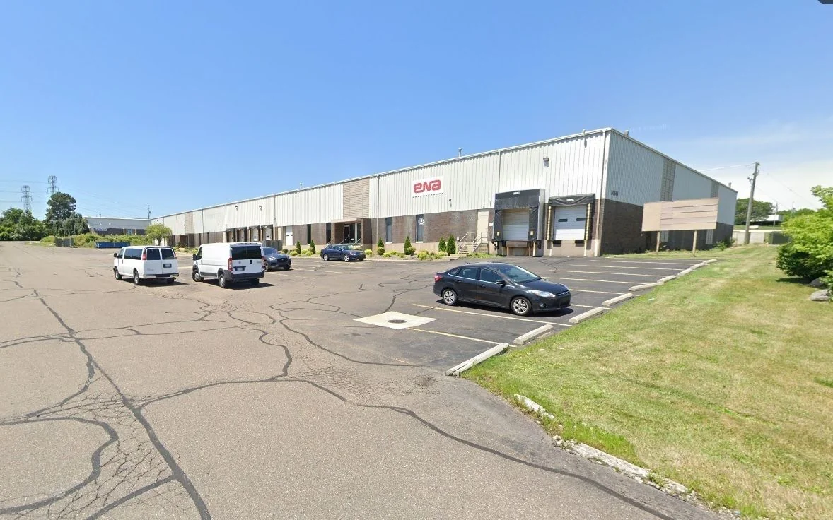 24601 Crestview Ct — Lease in Farmington Hills, MI, photo 1 of 1