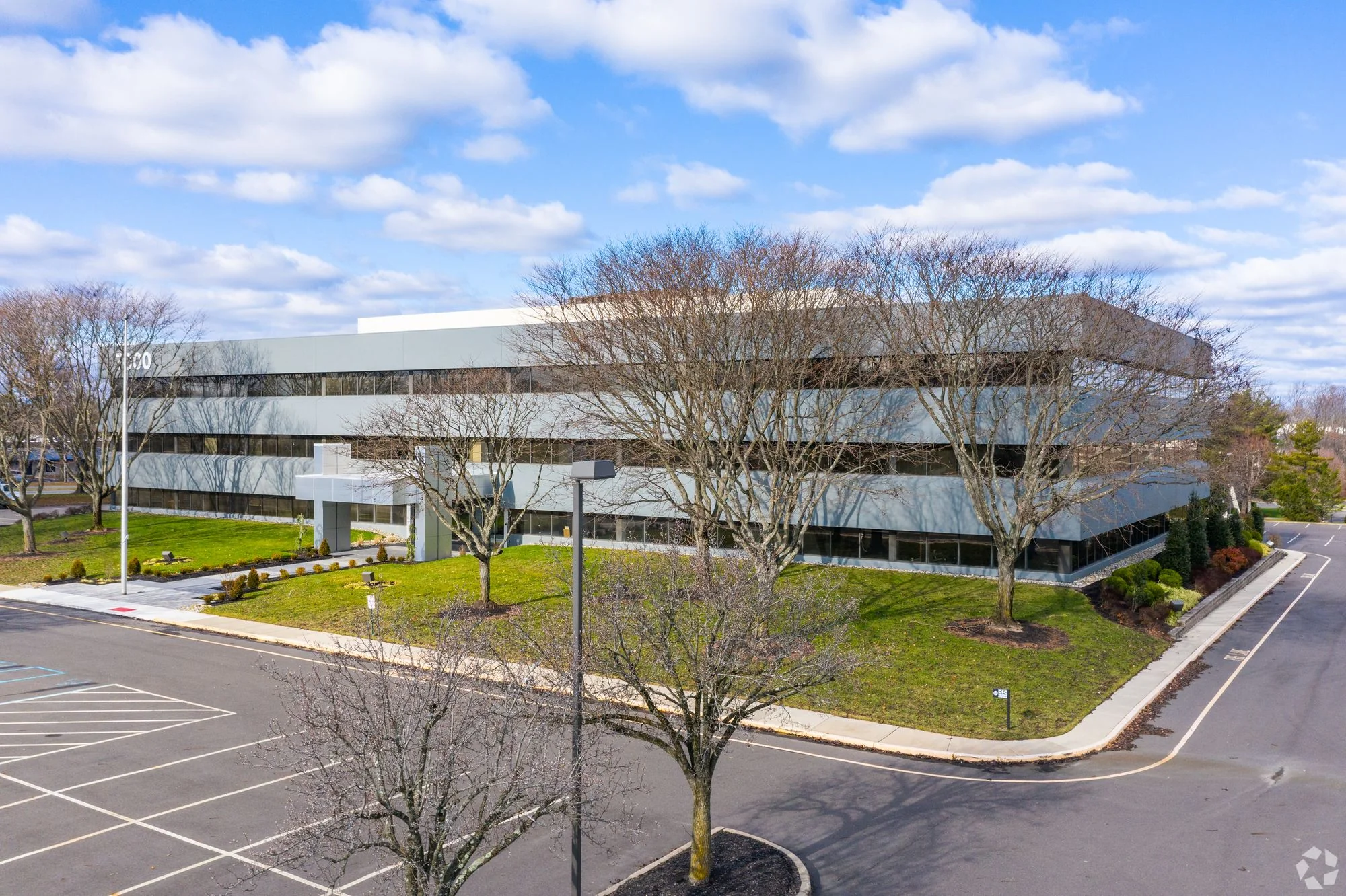 7000 Lincoln Dr
