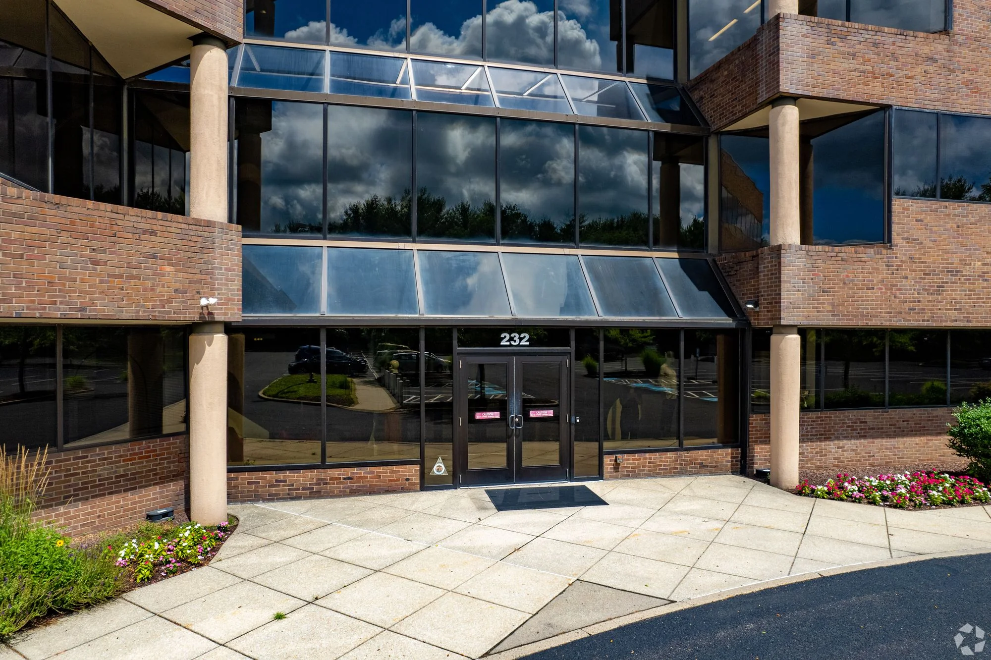 Moorestown Corporate Ctr — Lease in Moorestown, NJ, photo 2 of 8