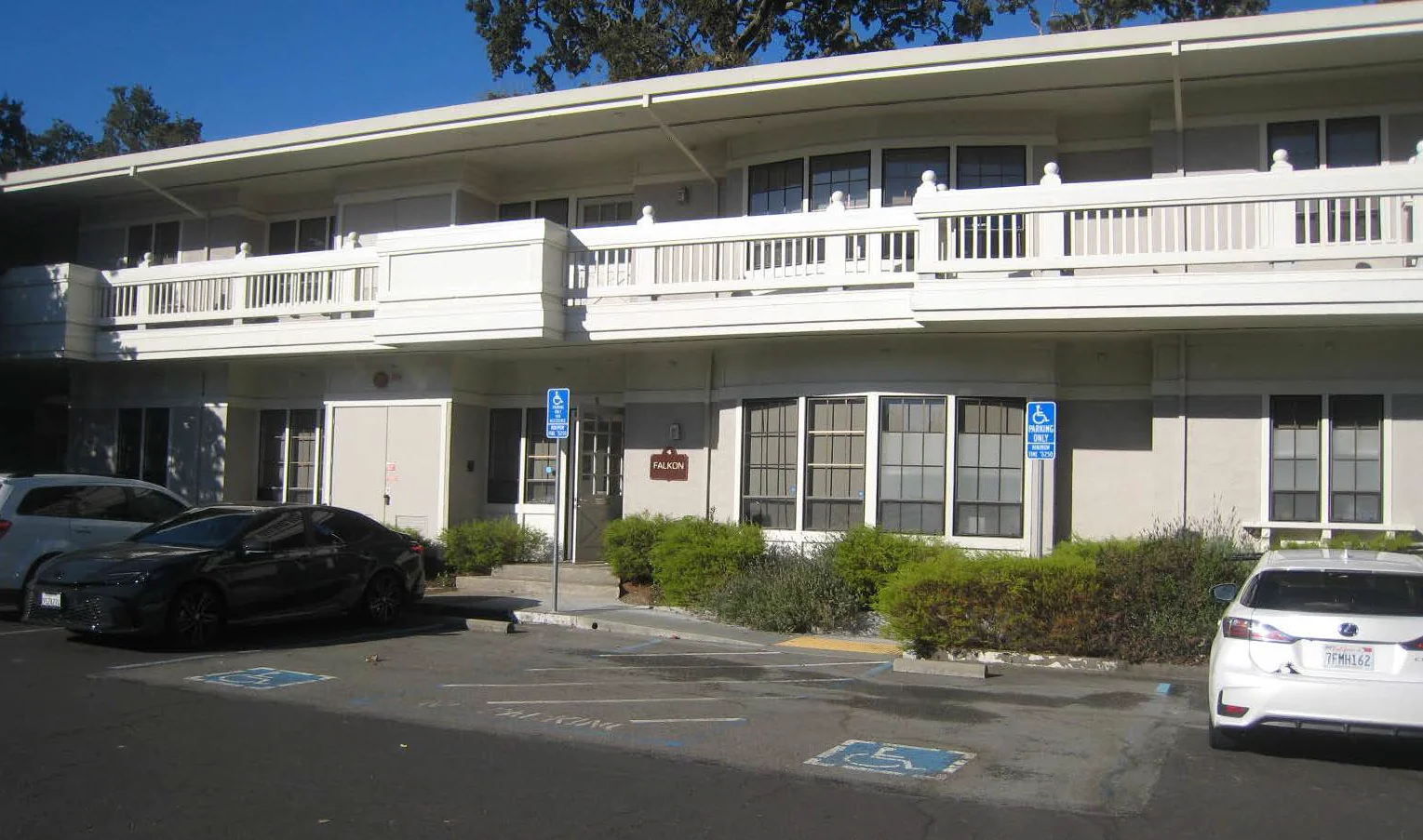Creekwood Professional Center — Lease in Novato, CA, photo 1 of 6