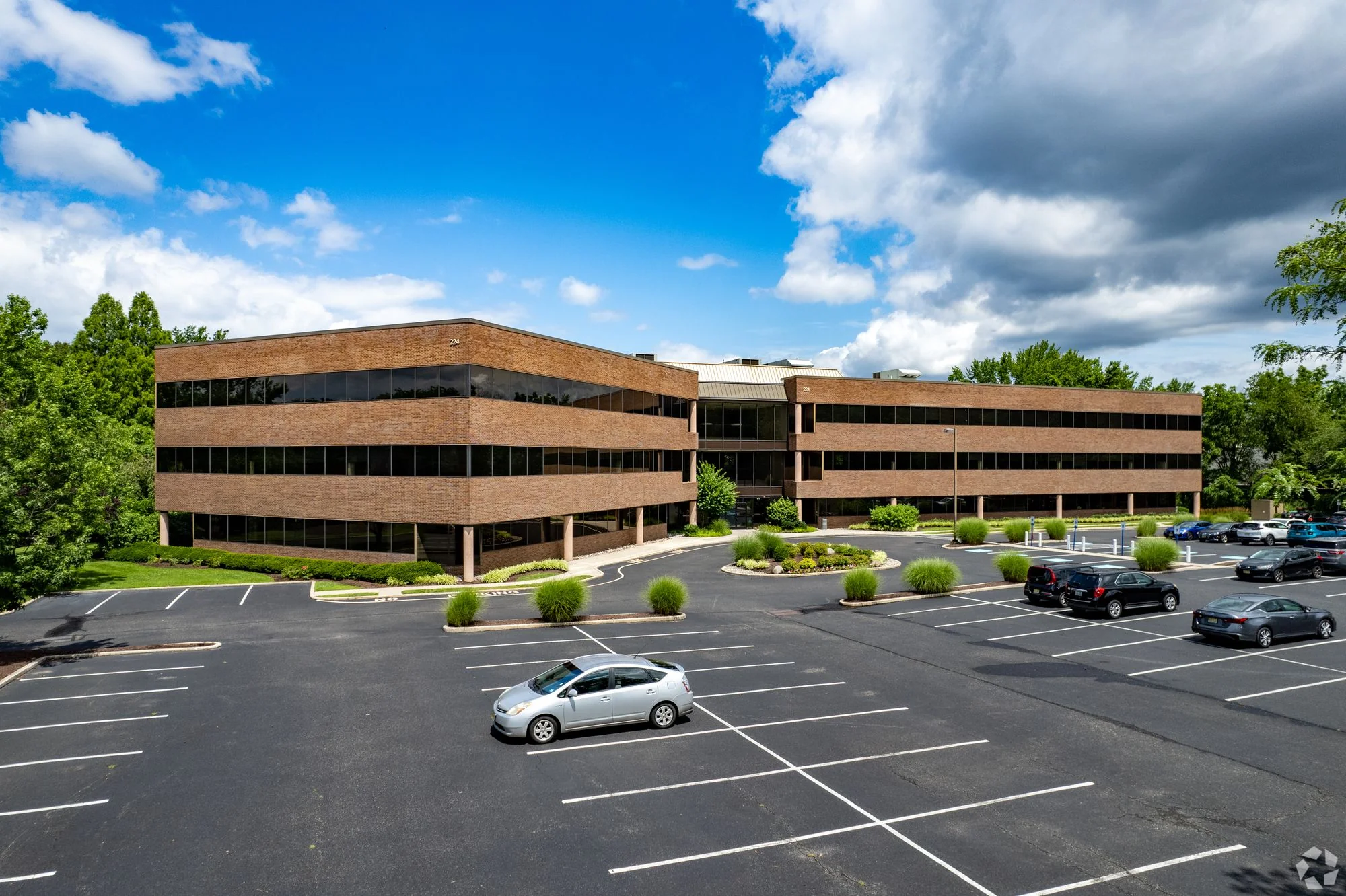 Moorestown Corp Center 1 - office for sale in moorestown, NJ