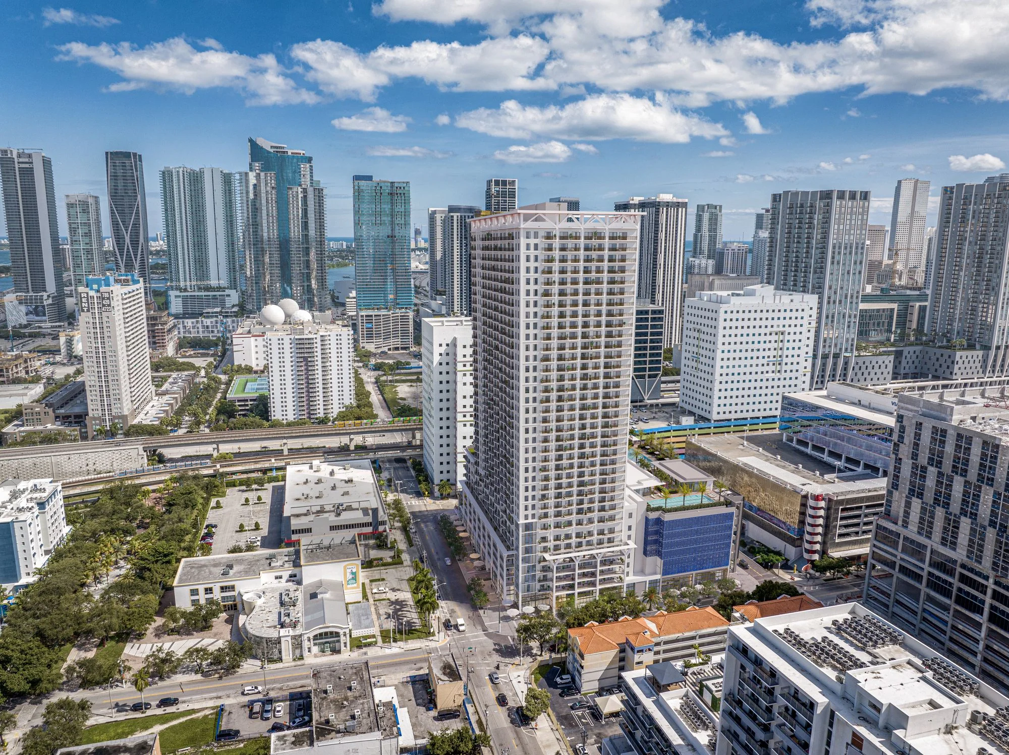 Atlantic Square — Lease in Miami, FL, photo 2 of 8