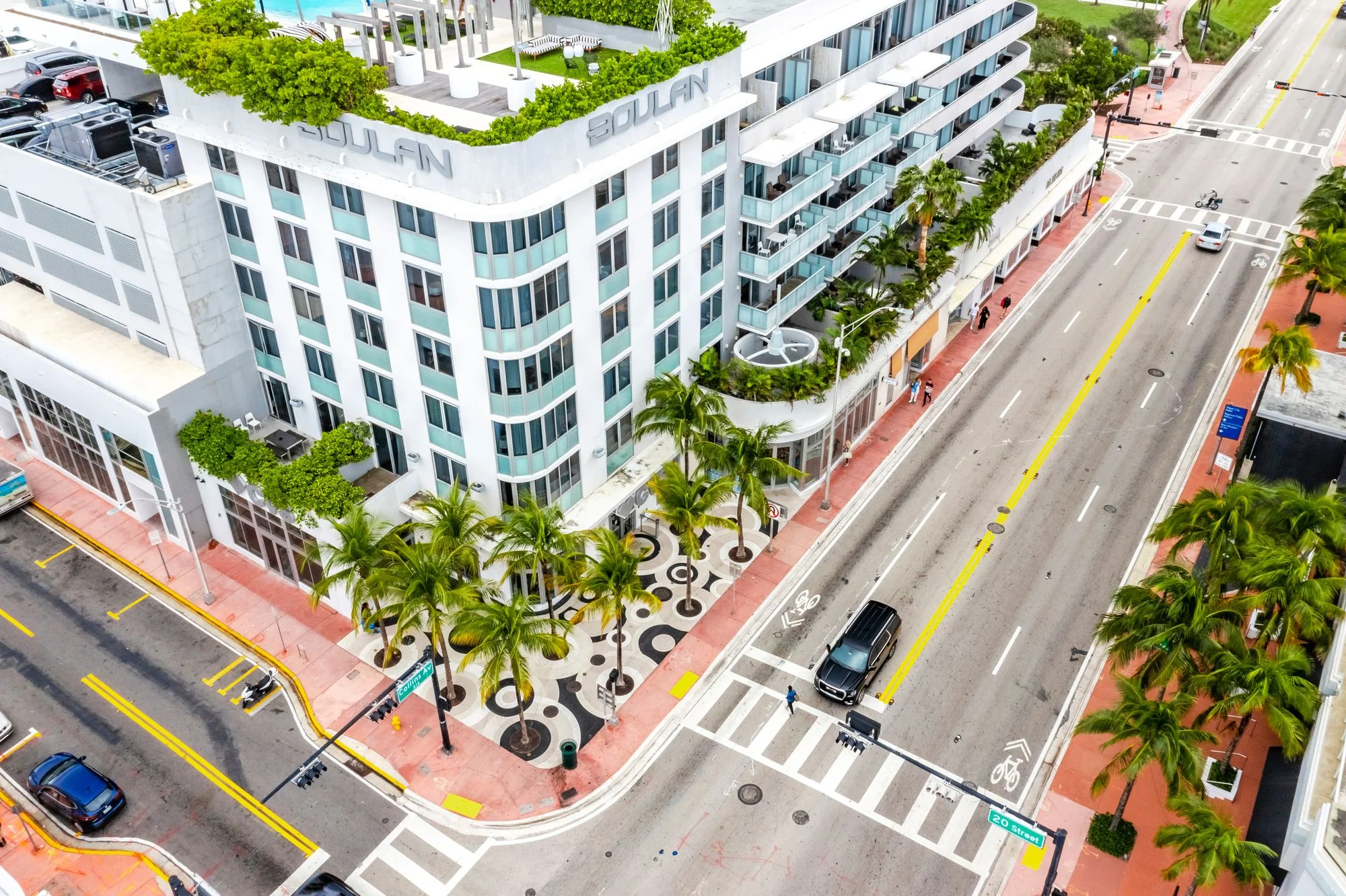 2000 Collins Avenue — Lease in Miami Beach, FL, photo 7 of 8