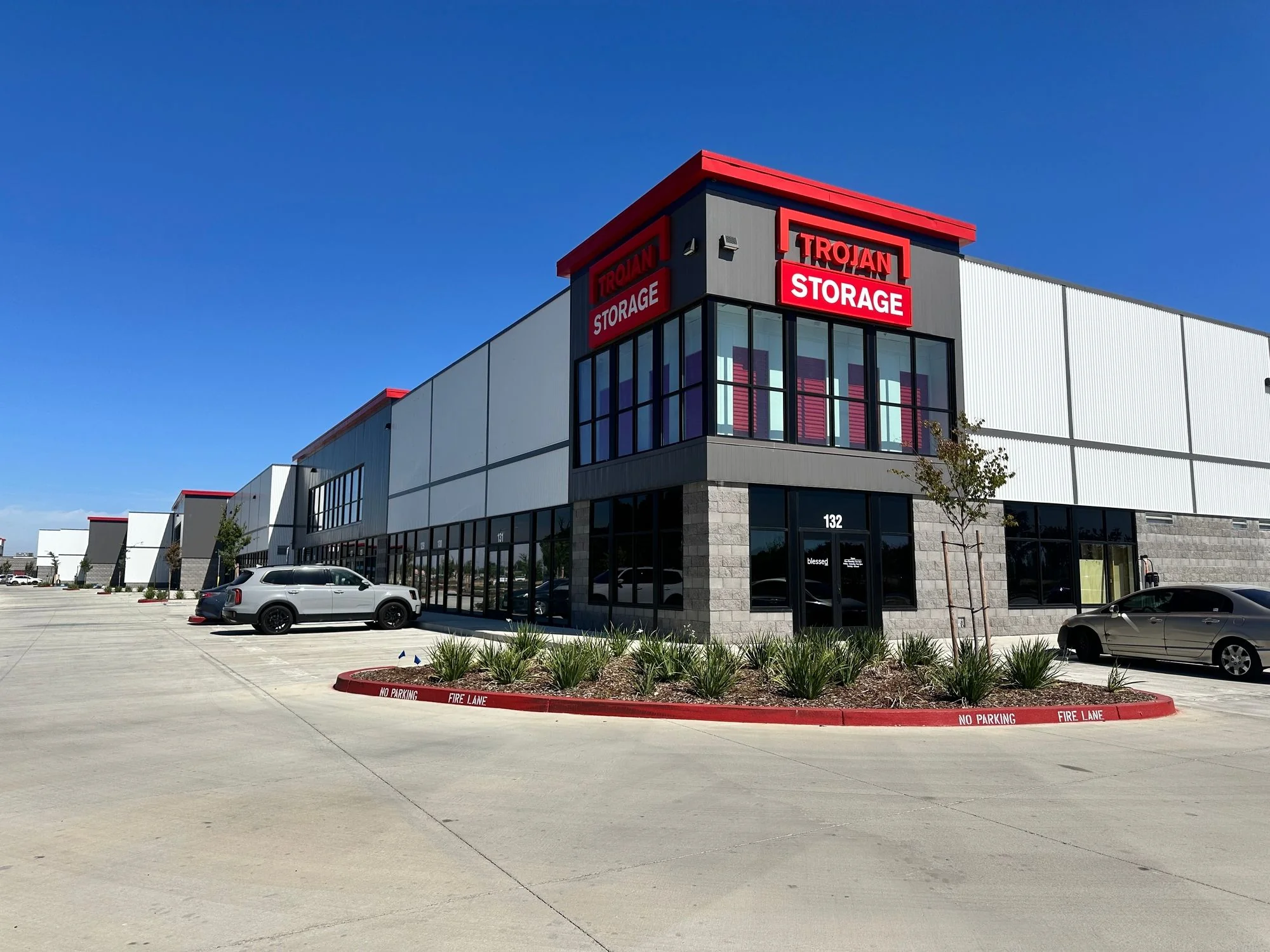 Big Horn Office Park — Lease in Elk Grove, CA, photo 1 of 4
