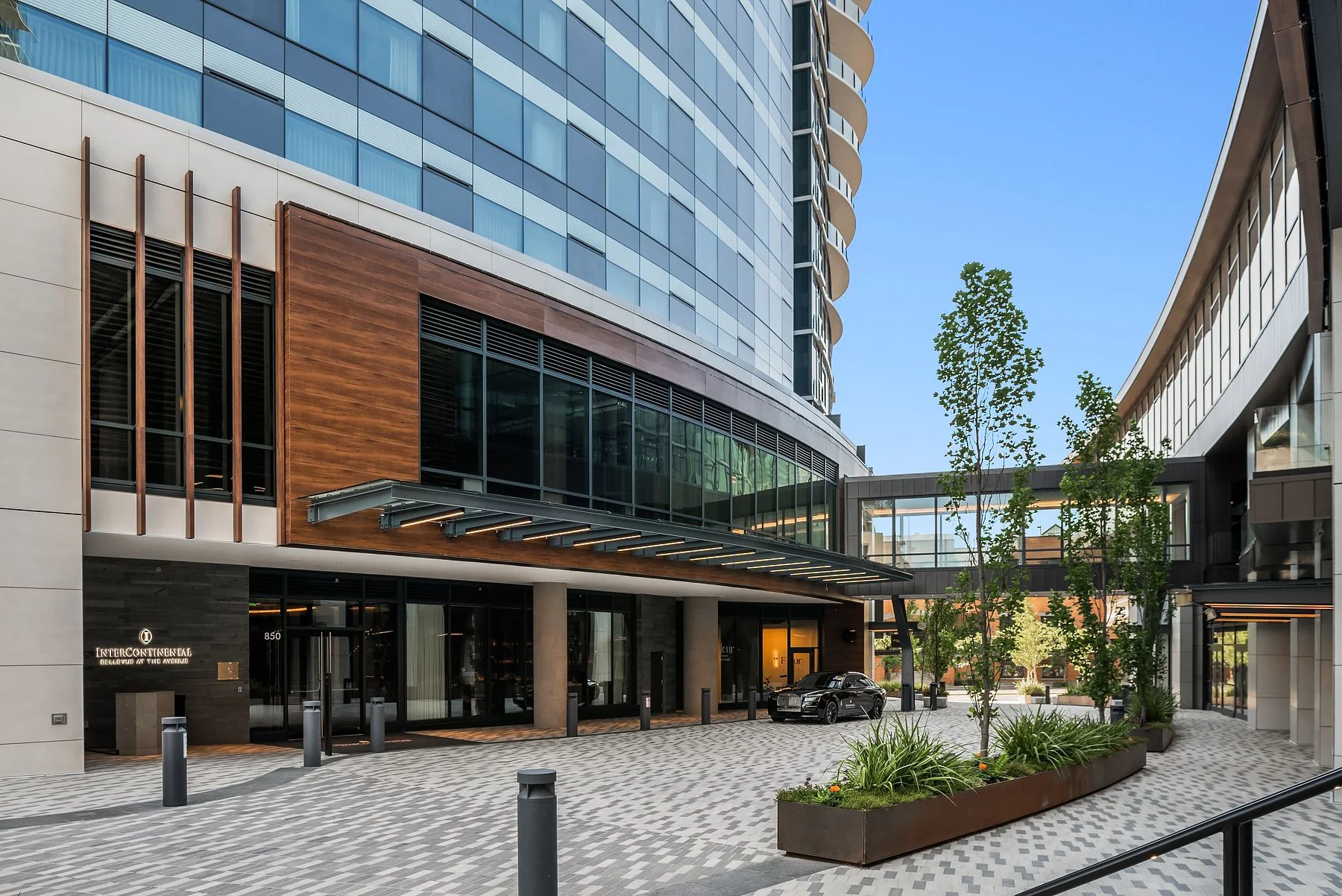 Avenue Bellevue — Lease in Bellevue, WA, photo 5 of 7
