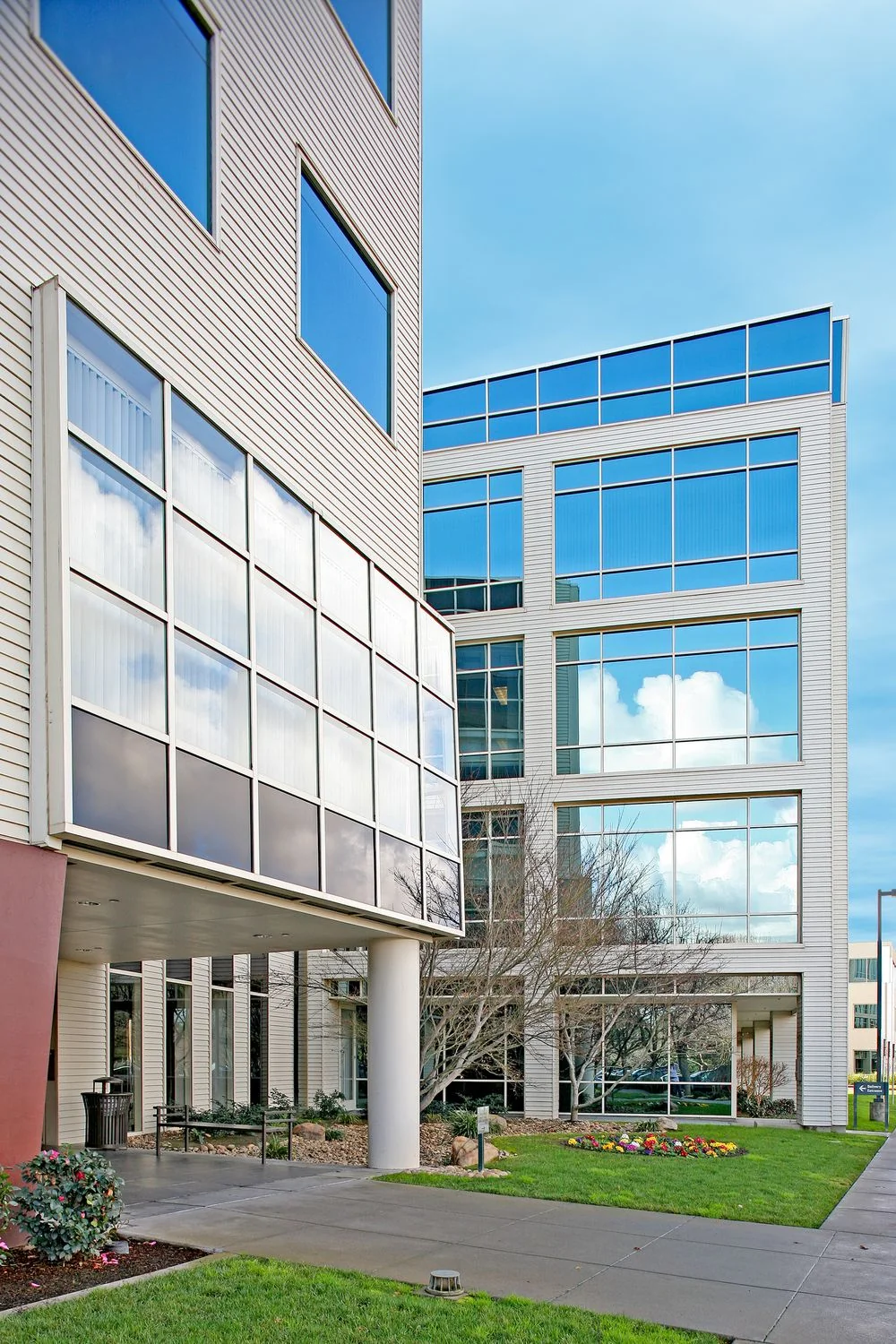 White Rock Corporate Campus — Lease in Rancho Cordova, CA, photo 3 of 4