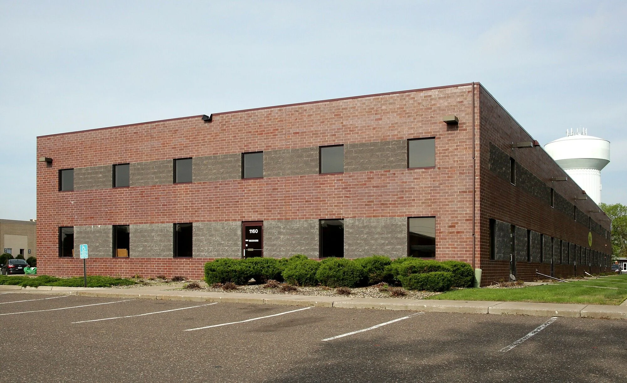 1160-1172 Red Fox Road — Lease in Arden Hills, MN, photo 3 of 5