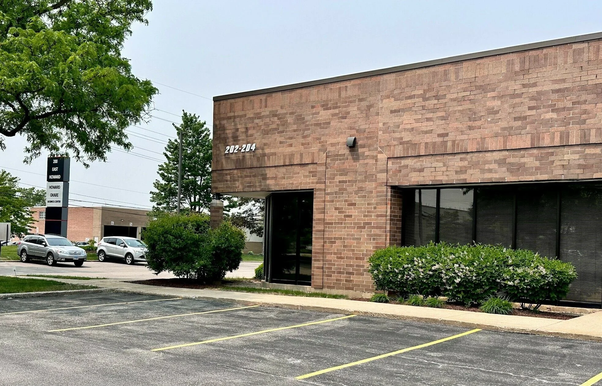 Howard O’Hare Business Center — Lease in Des Plaines, IL, photo 1 of 8