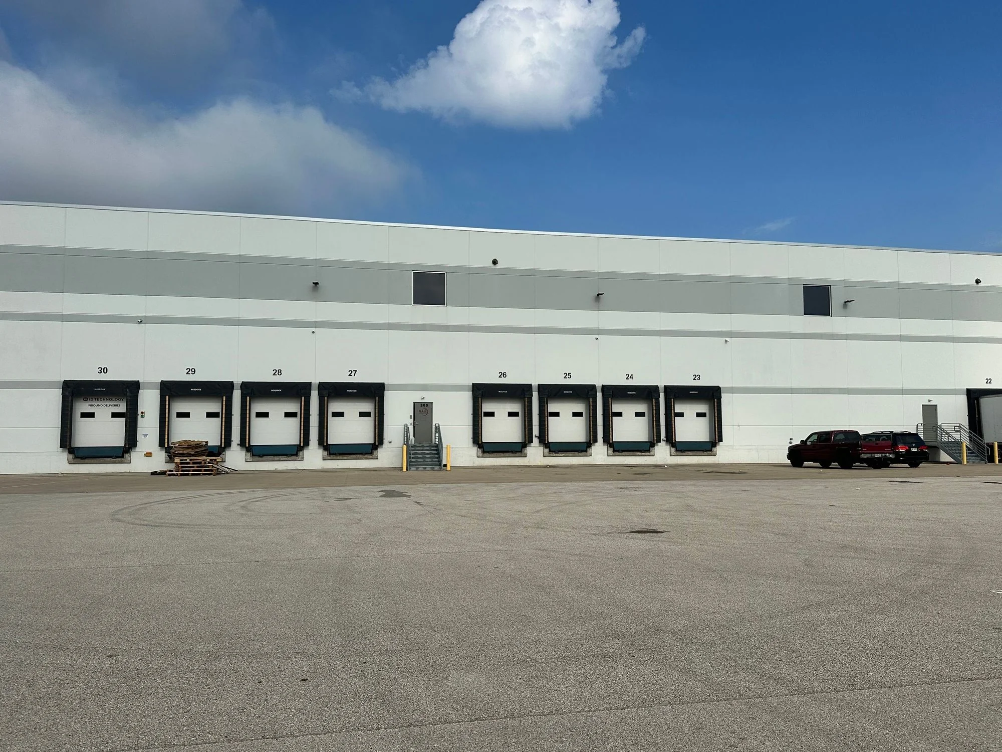 N17w25045 Bluemound Rd — Lease in Pewaukee, WI, photo 5 of 5