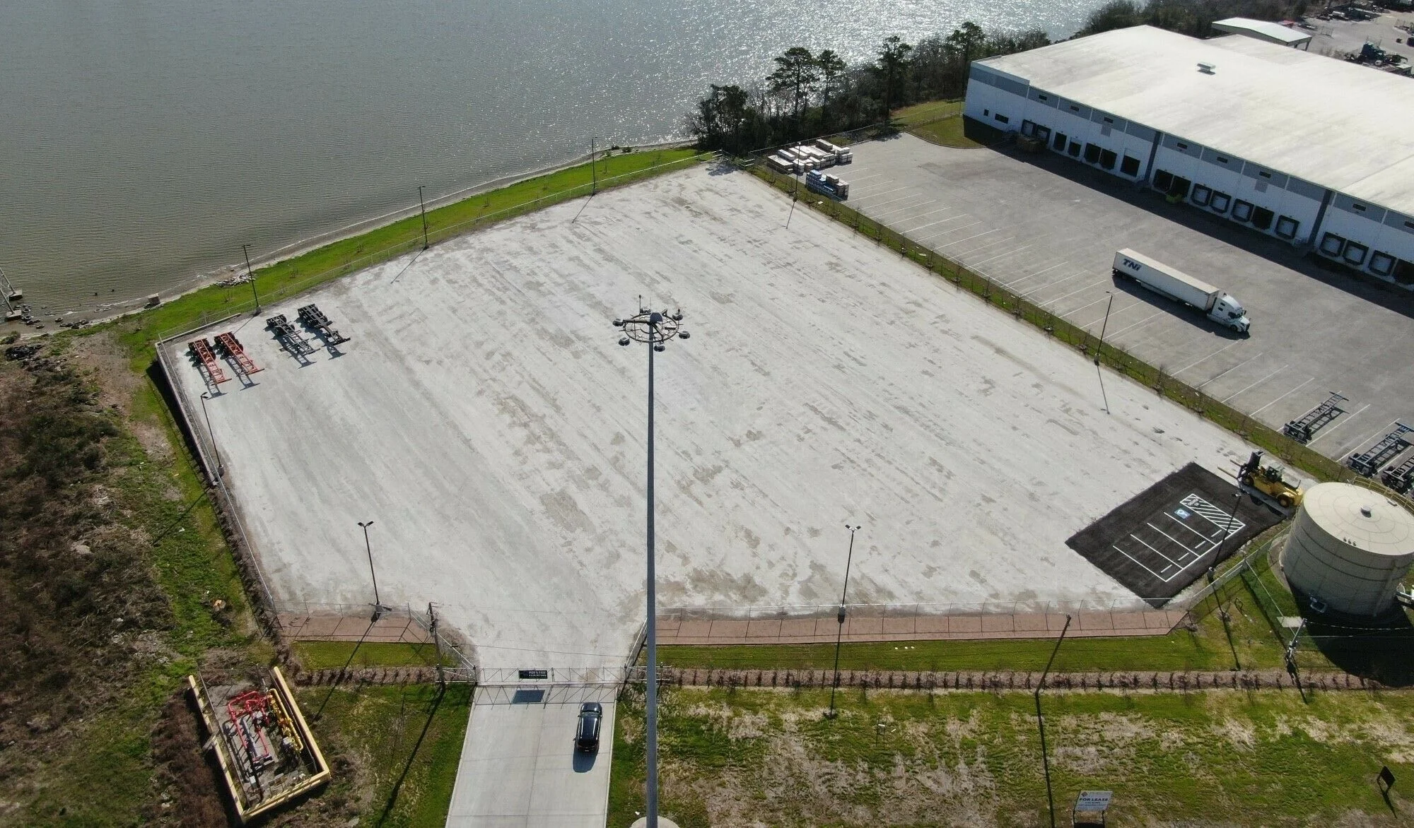 Texas 146 — Lease in La Porte, TX, photo 3 of 7