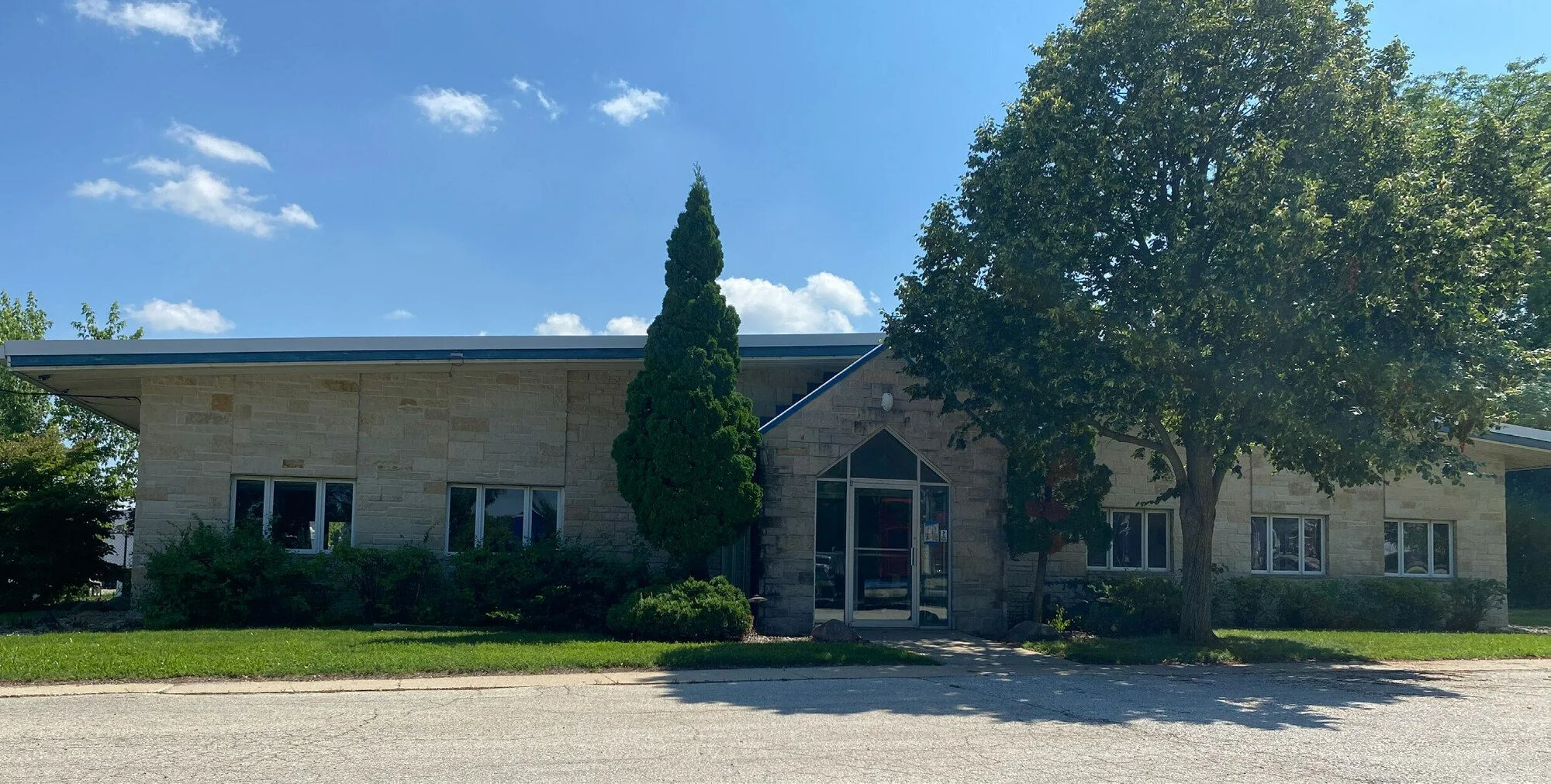 921 Silvernail Road — Lease in Pewaukee, WI, photo 1 of 1
