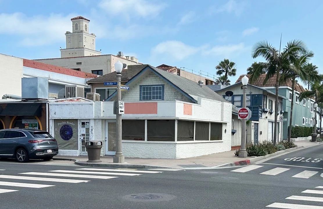 701 E Balboa Blvd — Lease in Newport Beach, CA, photo 1 of 1