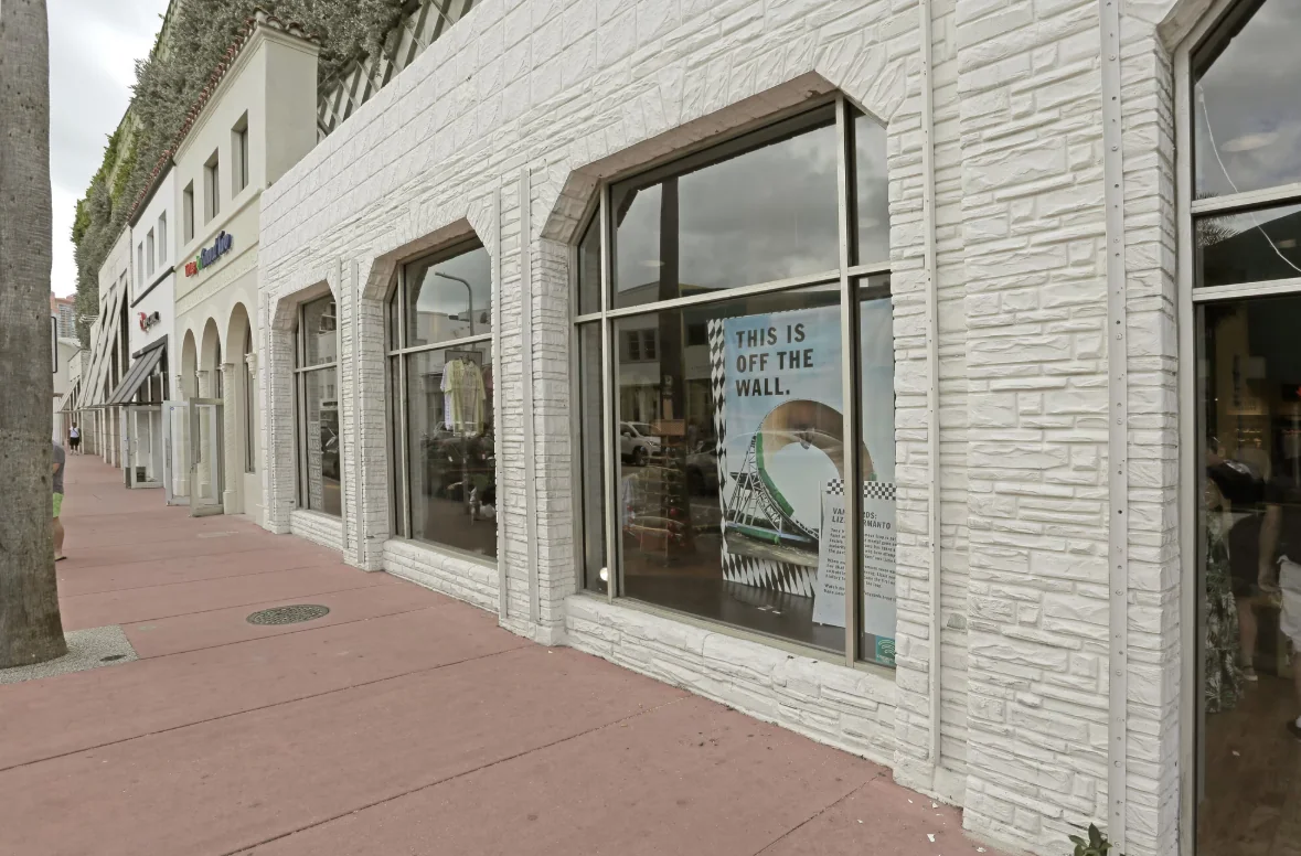 634 Collins Ave — Lease in Miami Beach, FL, photo 4 of 8