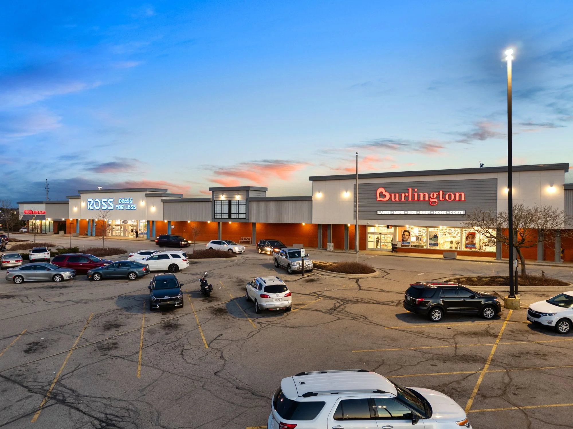 Shoppers World of Brookfield — Lease in Brookfield, WI, photo 1 of 3