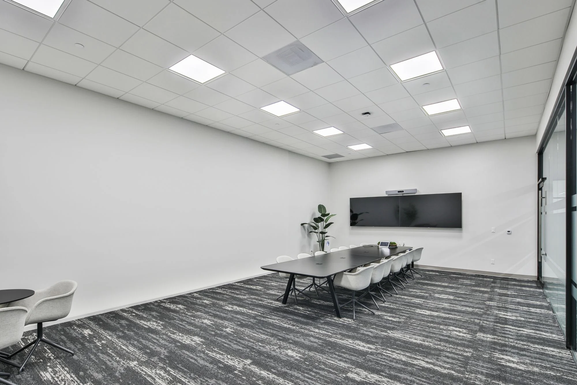 2250 Maple Ave — Lease in Los Angeles, CA, photo 2 of 8