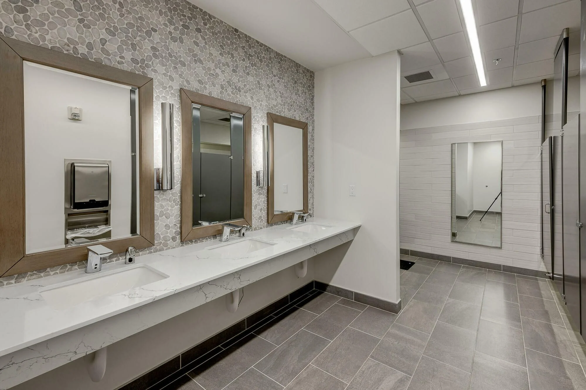 Redstone — Lease in Lynnwood, WA, photo 4 of 8