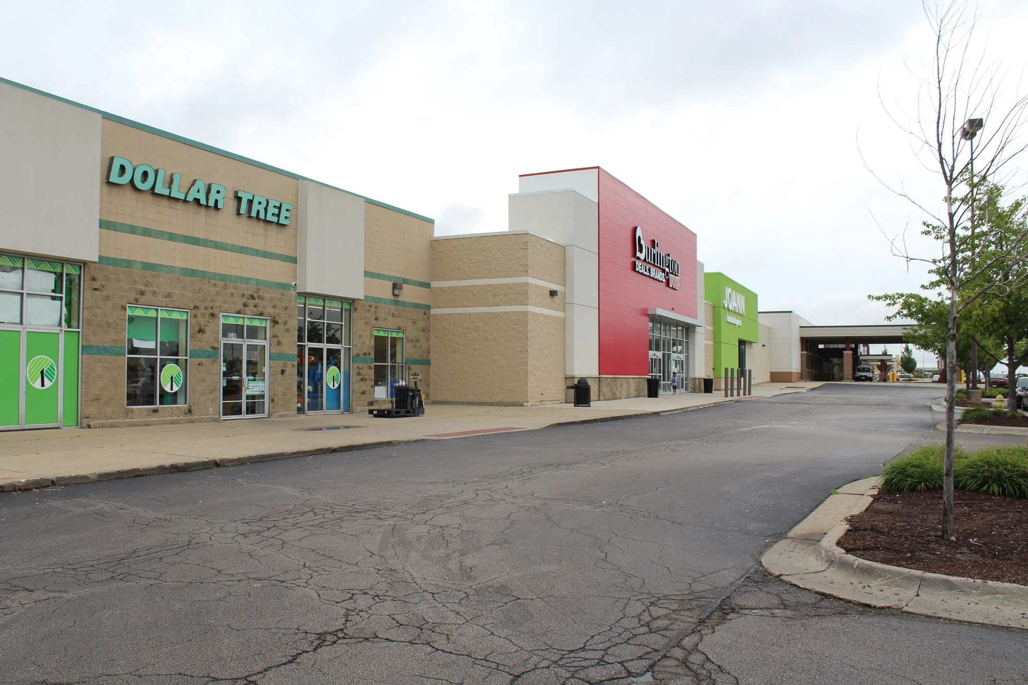 State Street Marketplace — Lease in Rockford, IL, photo 3 of 5