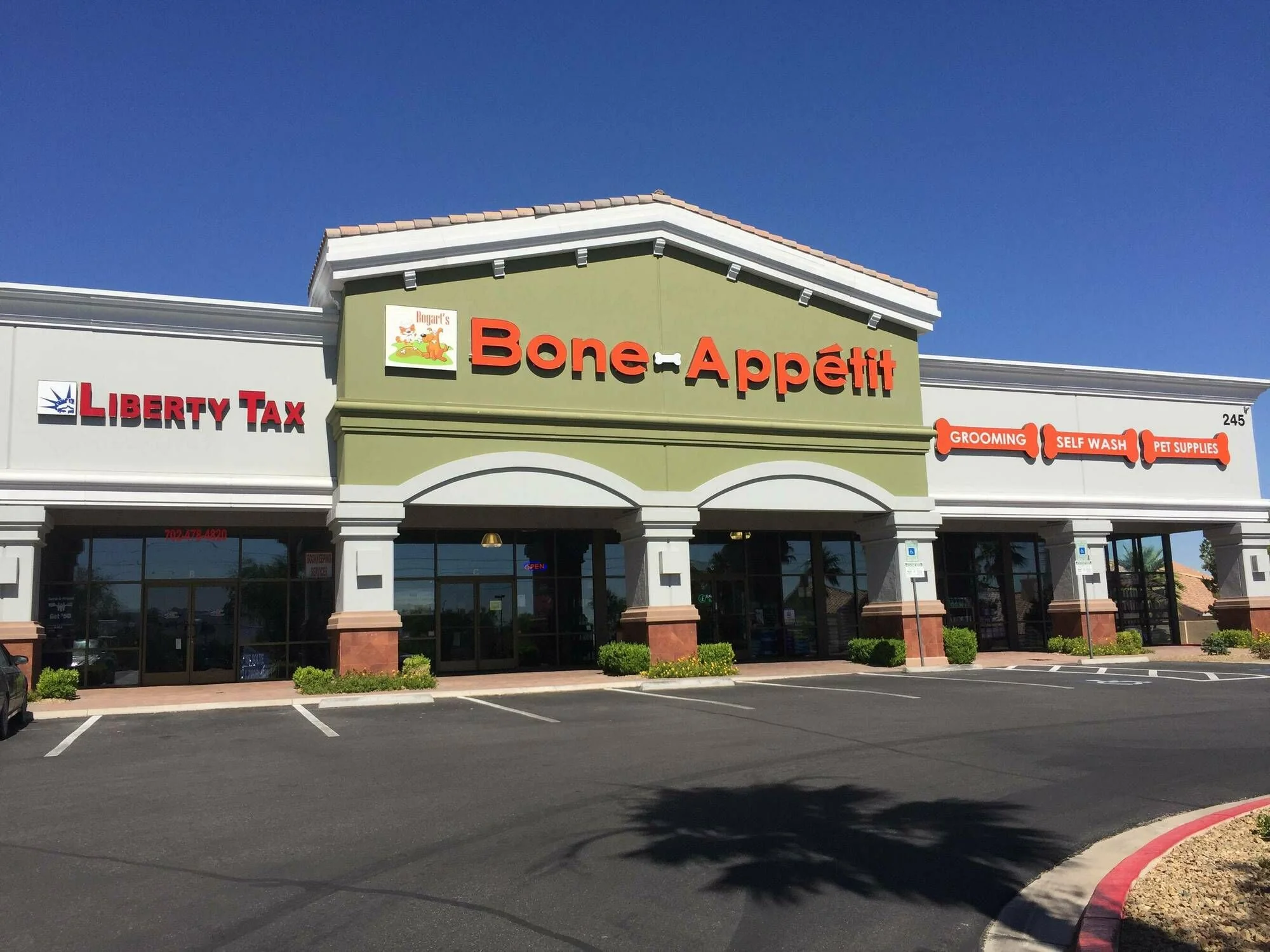Stephanie Promenade — Lease in Henderson, NV, photo 4 of 7