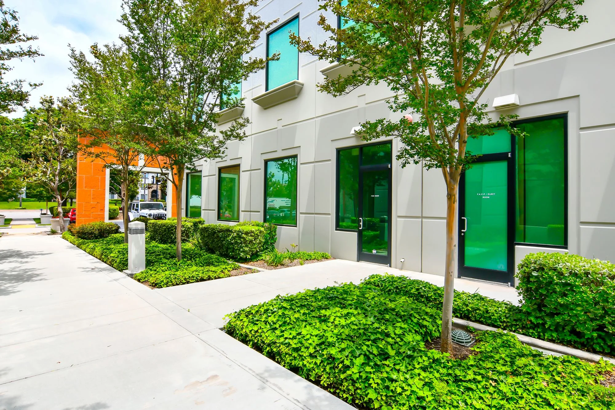 Milliken Corporate Center — Lease in Rancho Cucamonga, CA, photo 3 of 4