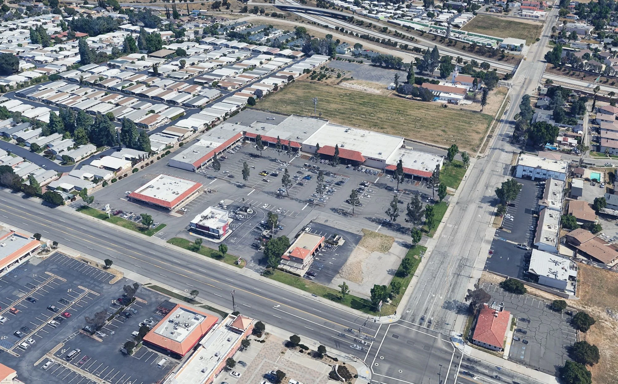 3633 Highland Ave — Lease in Highland, CA, photo 1 of 2