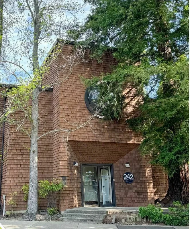 242 Lafayette Circle — Lease in Lafayette, CA, photo 1 of 2