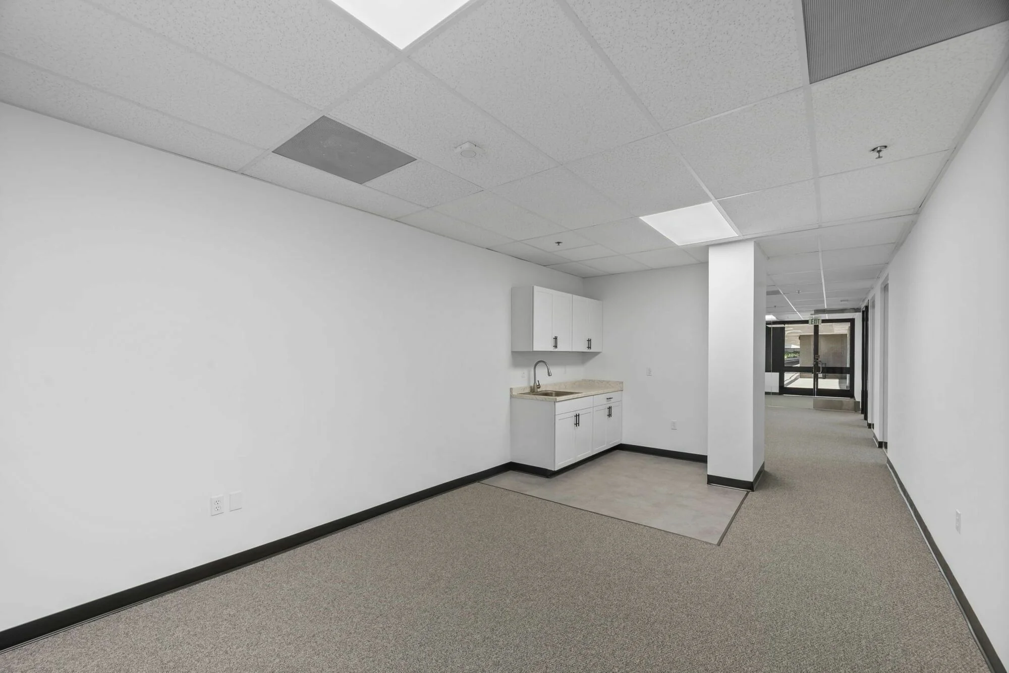 Mariner Court — Lease in Torrance, CA, photo 3 of 8